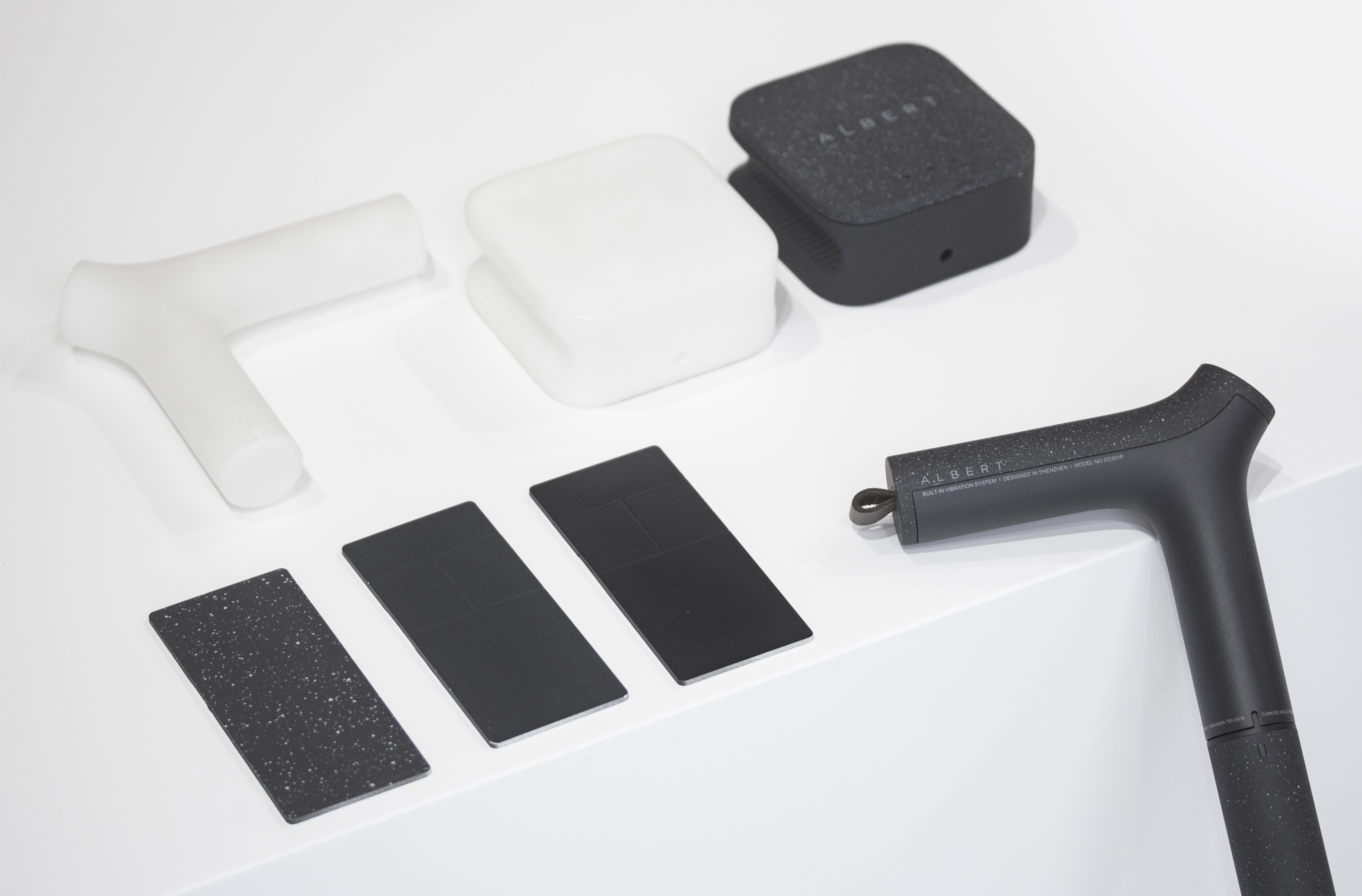 Zhang Xinjun，Zhang，Mike，Charles，Leo，Maingon，Baptiste，Beynel，Antoine，Parkinson，health，healthy，medical care，medical，stick，walking，Cane，Mio，Albert，international，cmf，Tactile sensation，shock，product，Shenzhen，Walking stick，move，walk，get some action，Parkinson，a cane，Albert ，intelligence，Youming design，Mingyou，