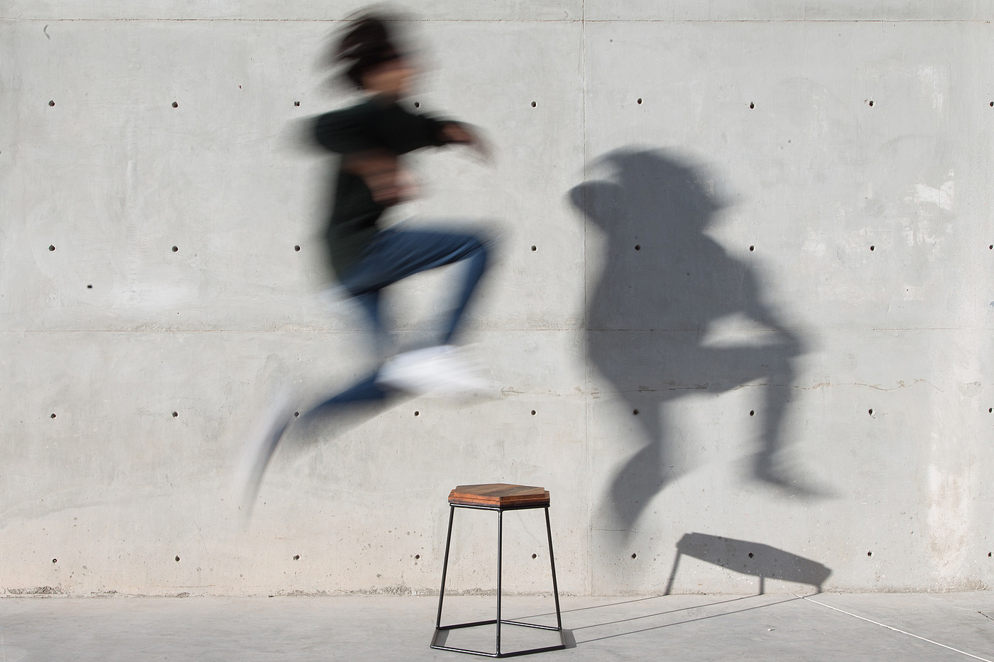 Tables and chairs，Geometry，space，