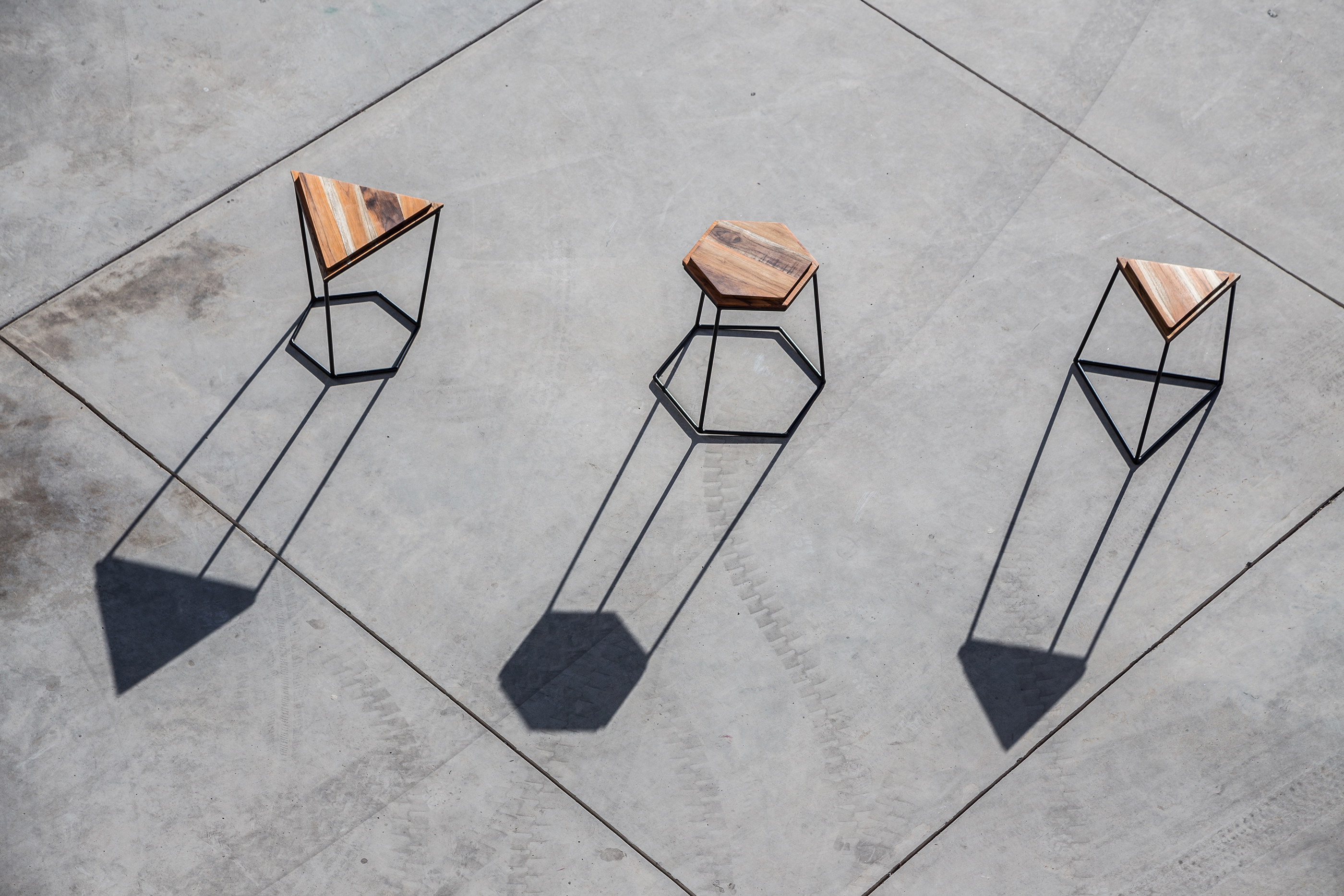 Tables and chairs，Geometry，space，