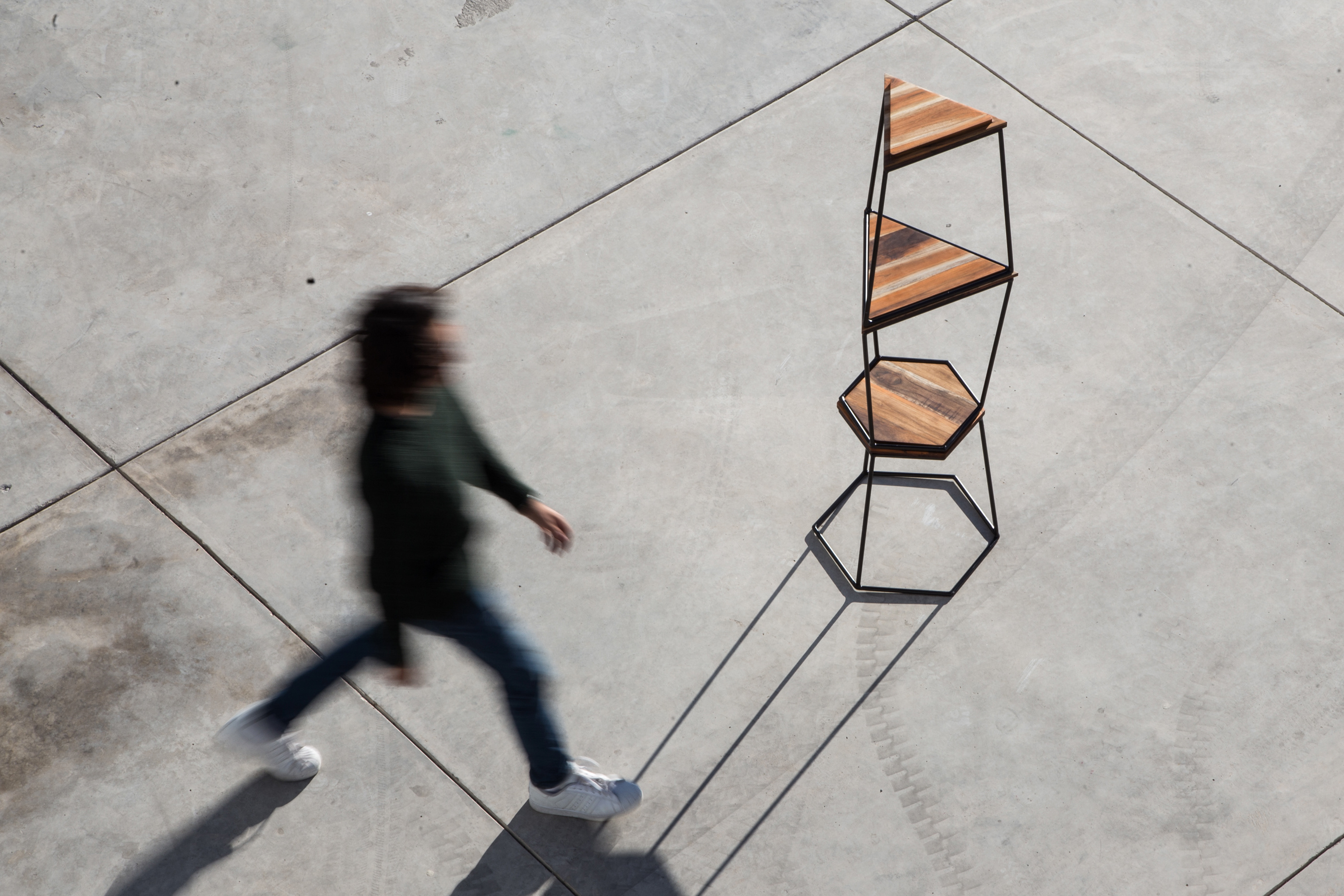 Tables and chairs，Geometry，space，
