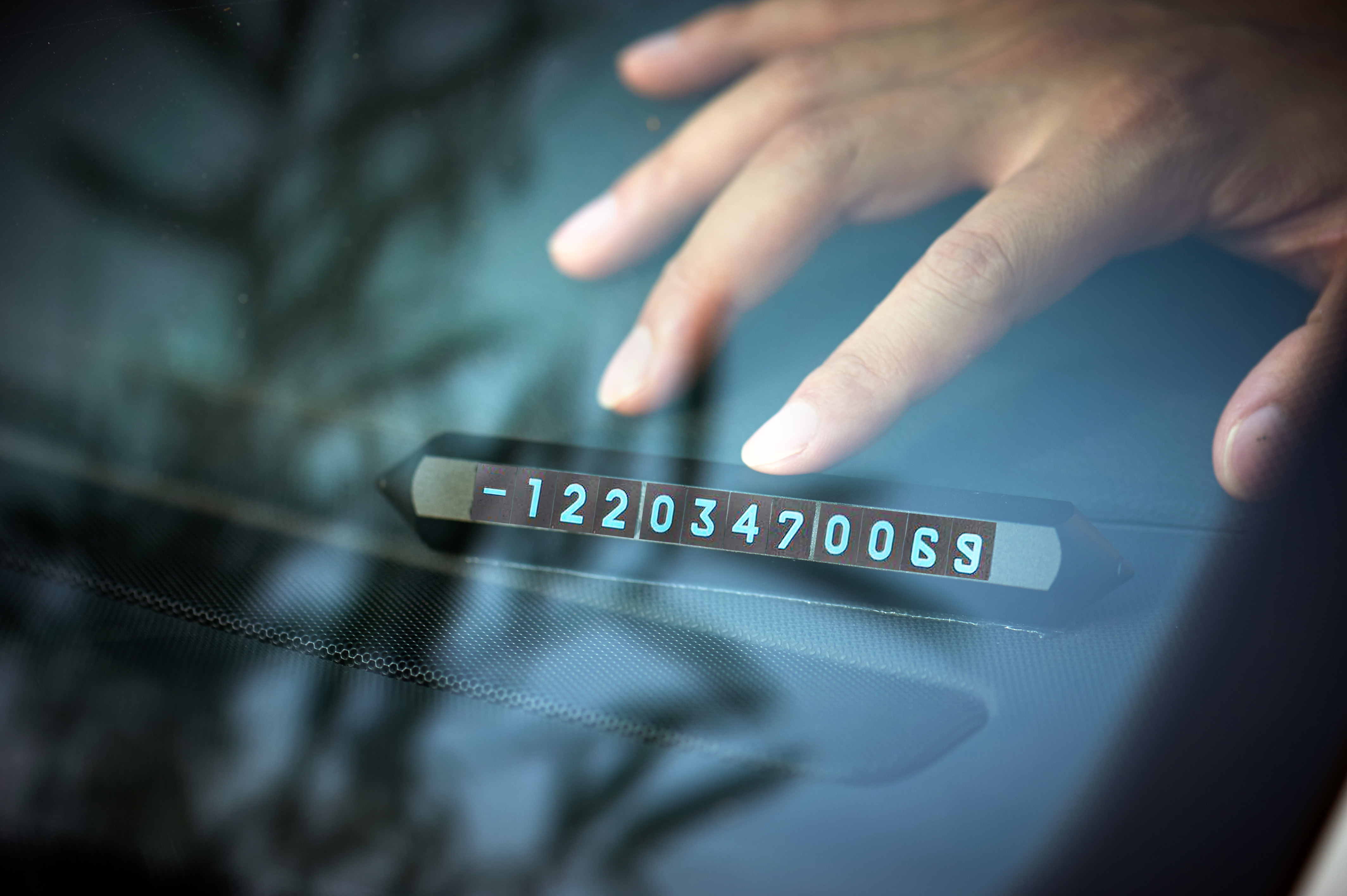 magnetic tape，original，Vehicle fragrance，Mobile phone holder，Lifting device design，