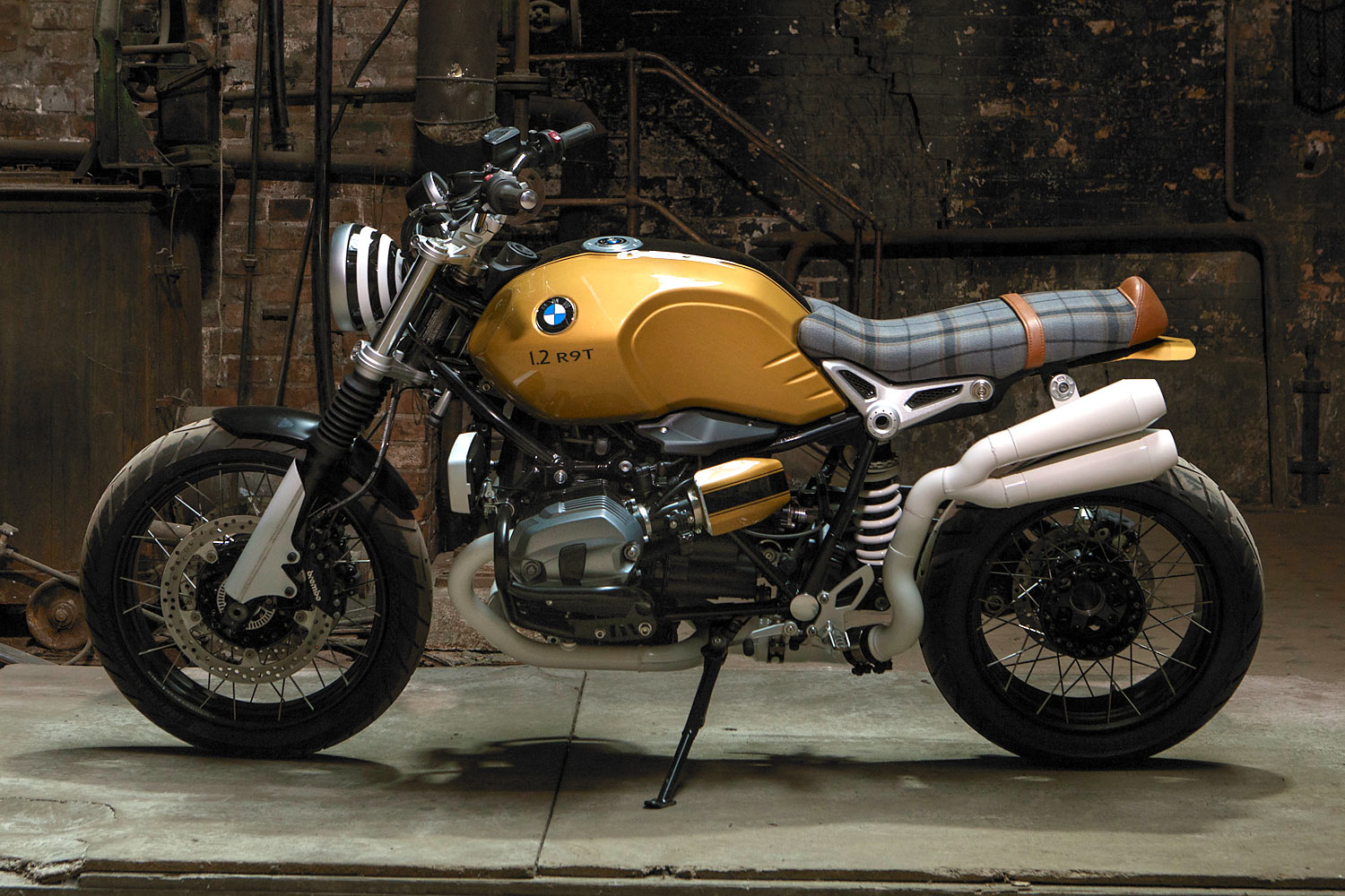 RAD PLAID，bmw，refit，motorcycle，traffic，