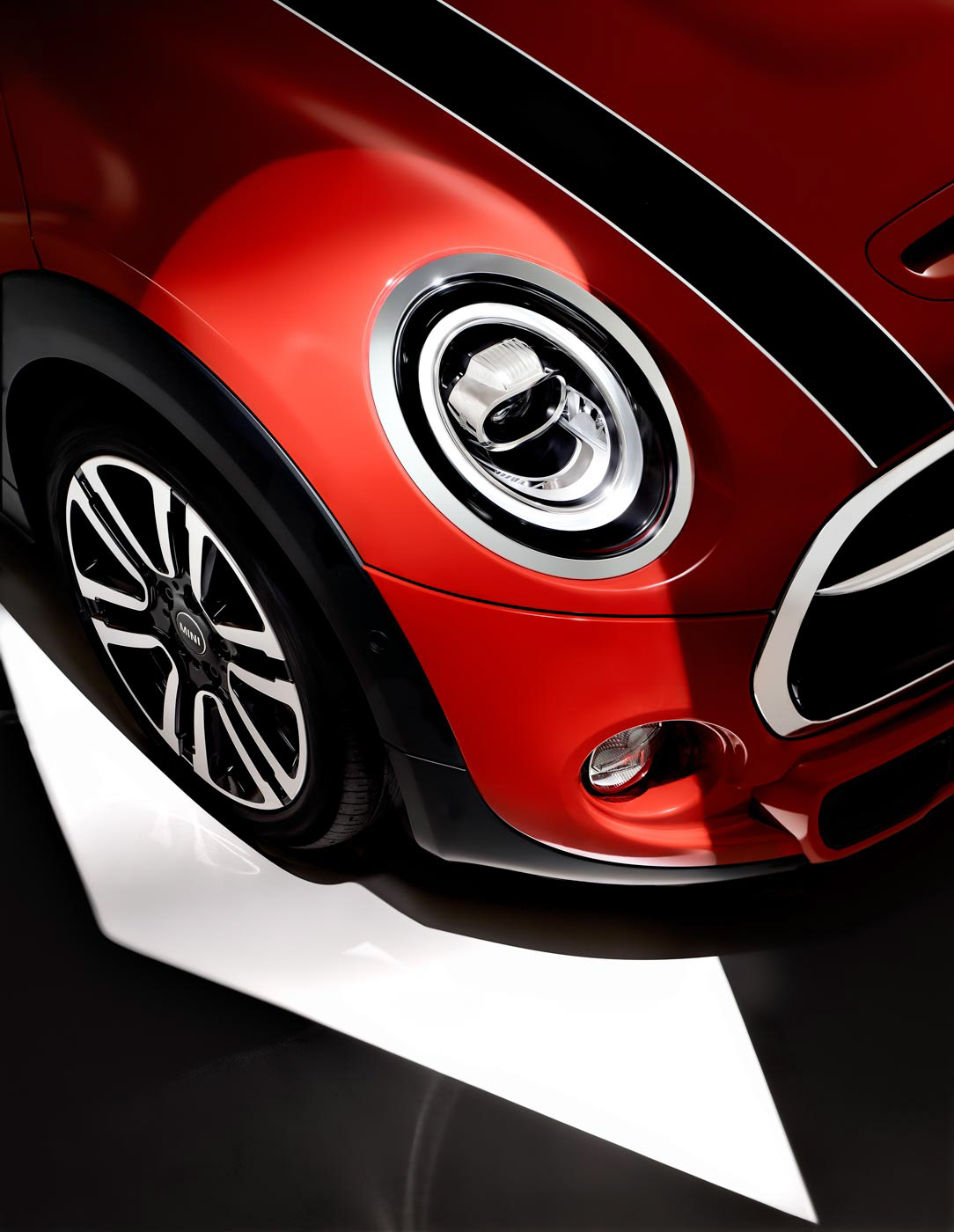 LEVINE / LEVIT，traffic，vehicle，gules，Mini Cooper S.，Photography，Stills＆Strokes，