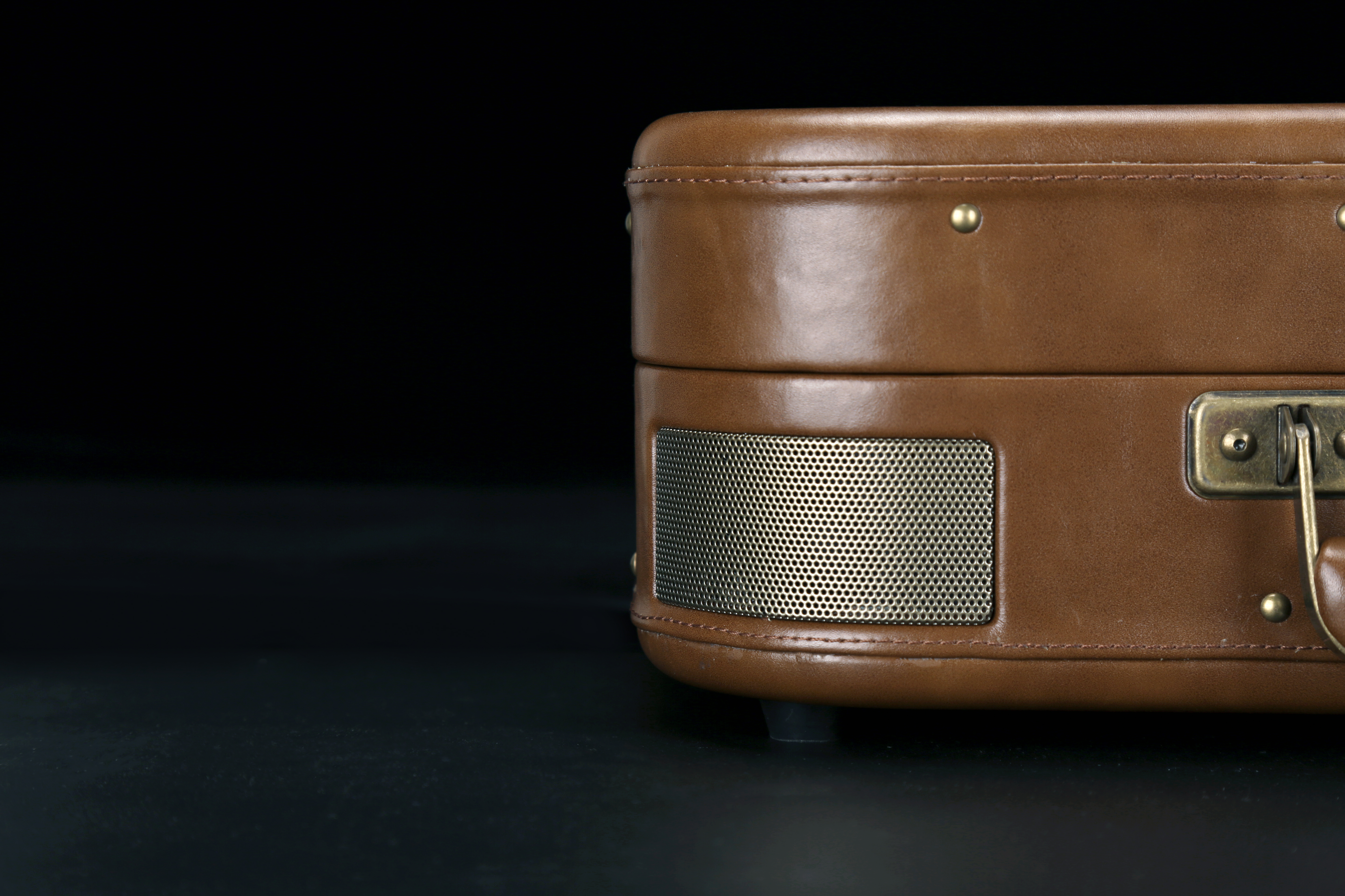 Black glue machine，phonograph，a record player，Portable record player，Vintage record player，