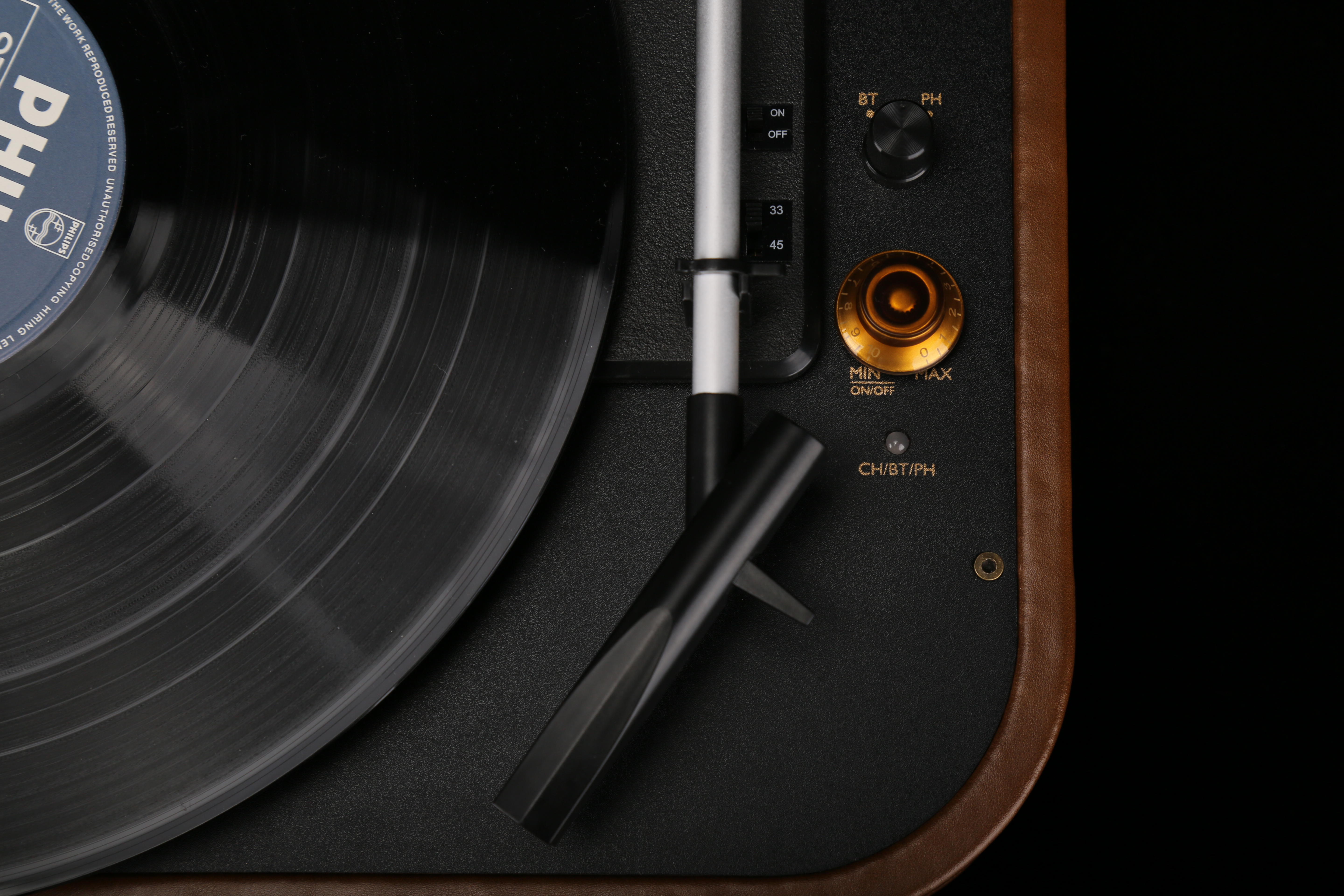 Black glue machine，phonograph，a record player，Portable record player，Vintage record player，