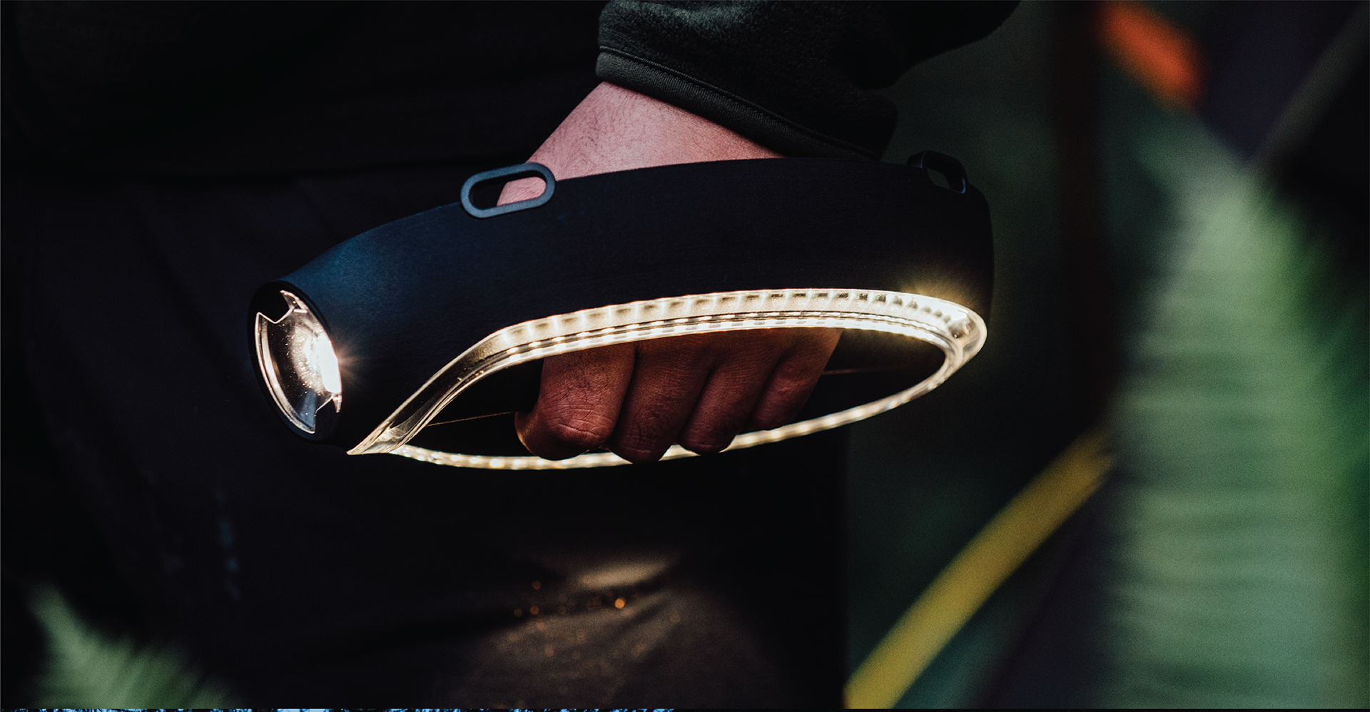 lamp，lighting，practical，outdoors，