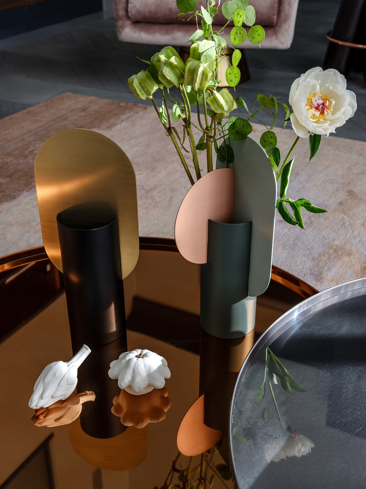 modern stylish，Advanced grey，Floral apparatus，Home design，Minimalist，Simple geometry，Mood，vase，