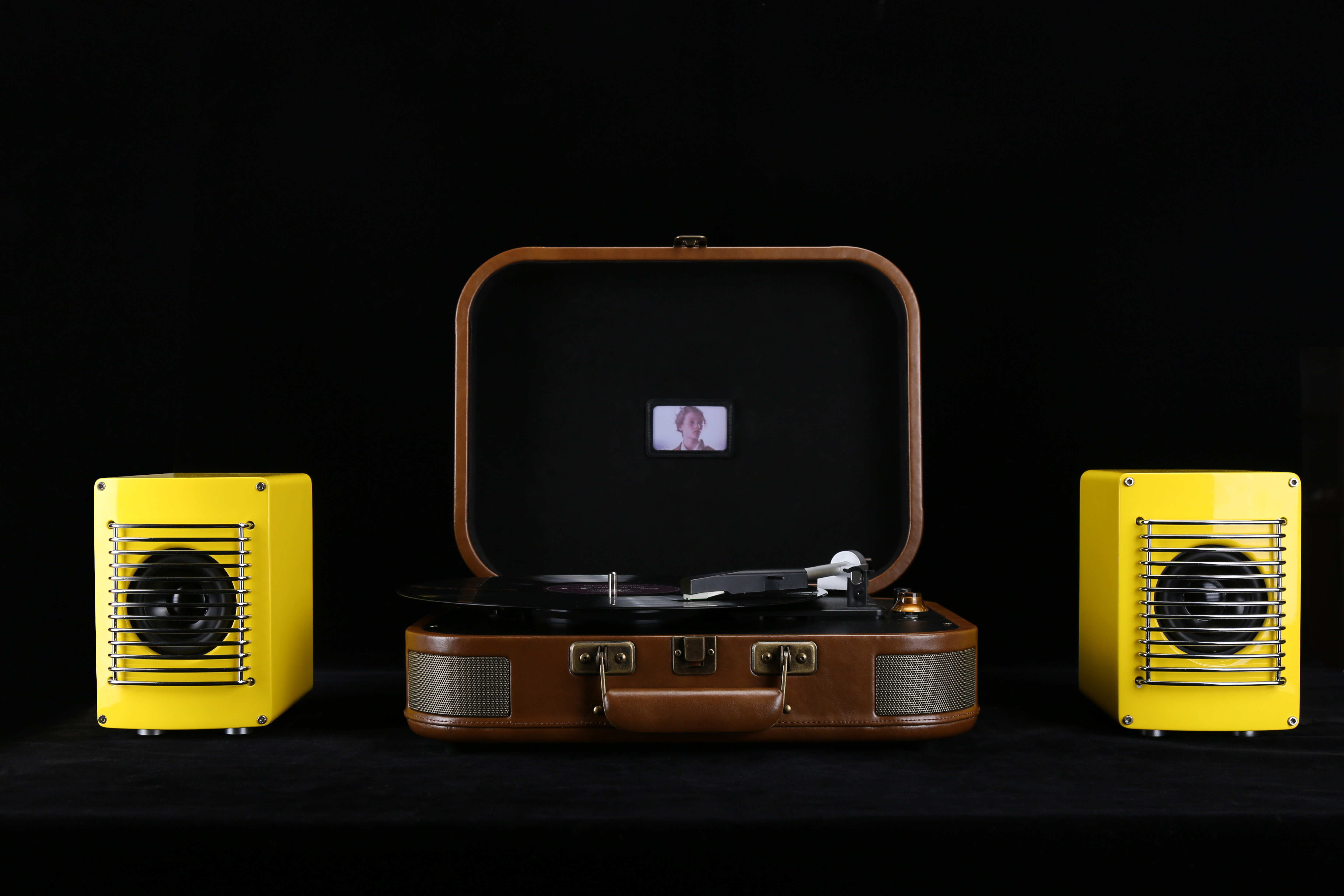 Black glue machine，phonograph，a record player，Portable record player，Vintage record player，