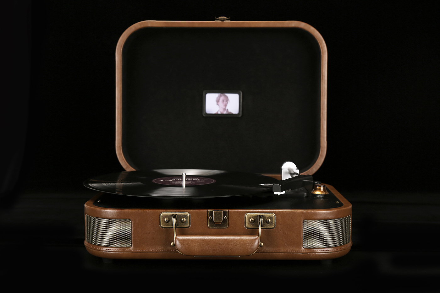 Black glue machine，phonograph，a record player，Portable record player，Vintage record player，