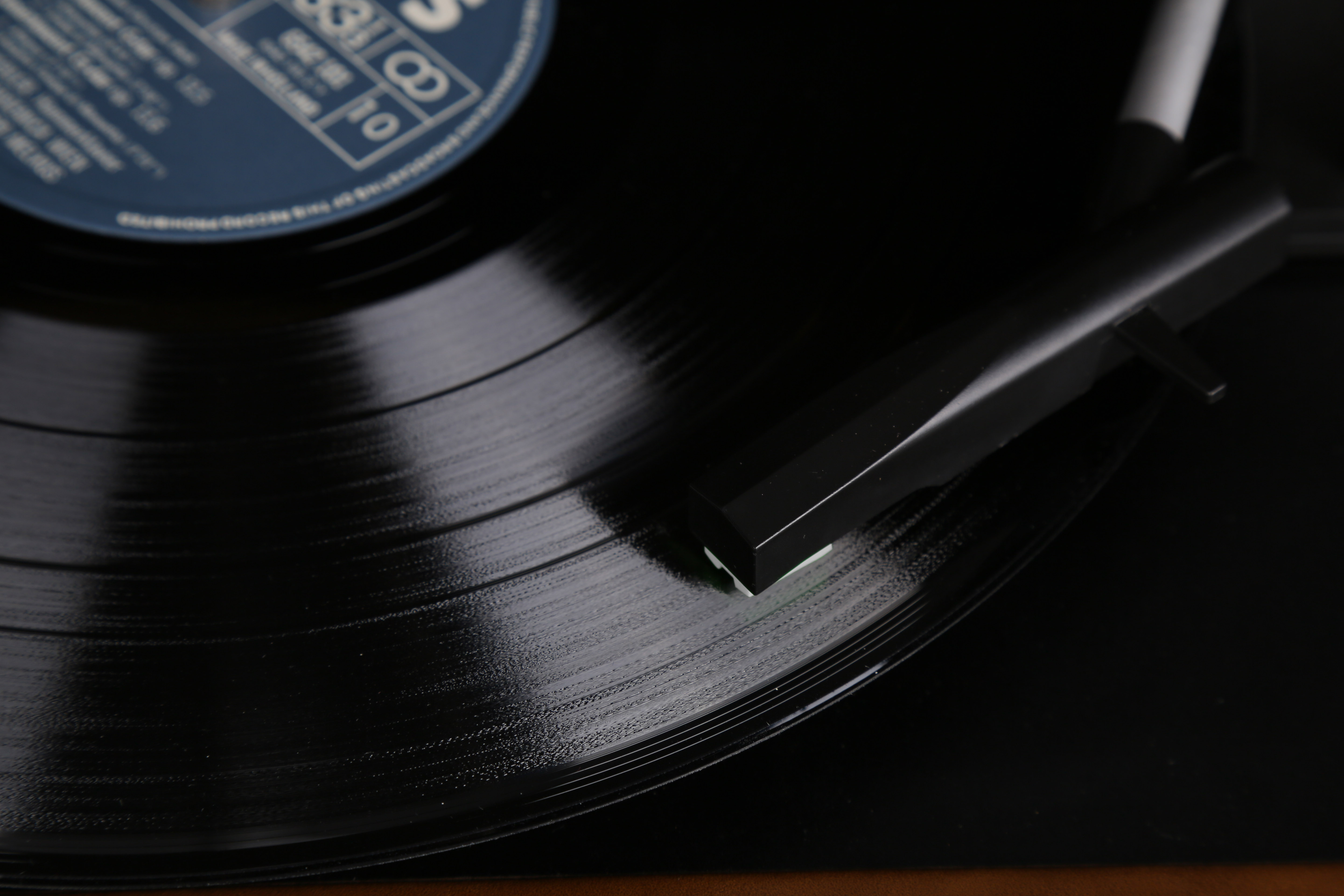 Black glue machine，phonograph，a record player，Portable record player，Vintage record player，