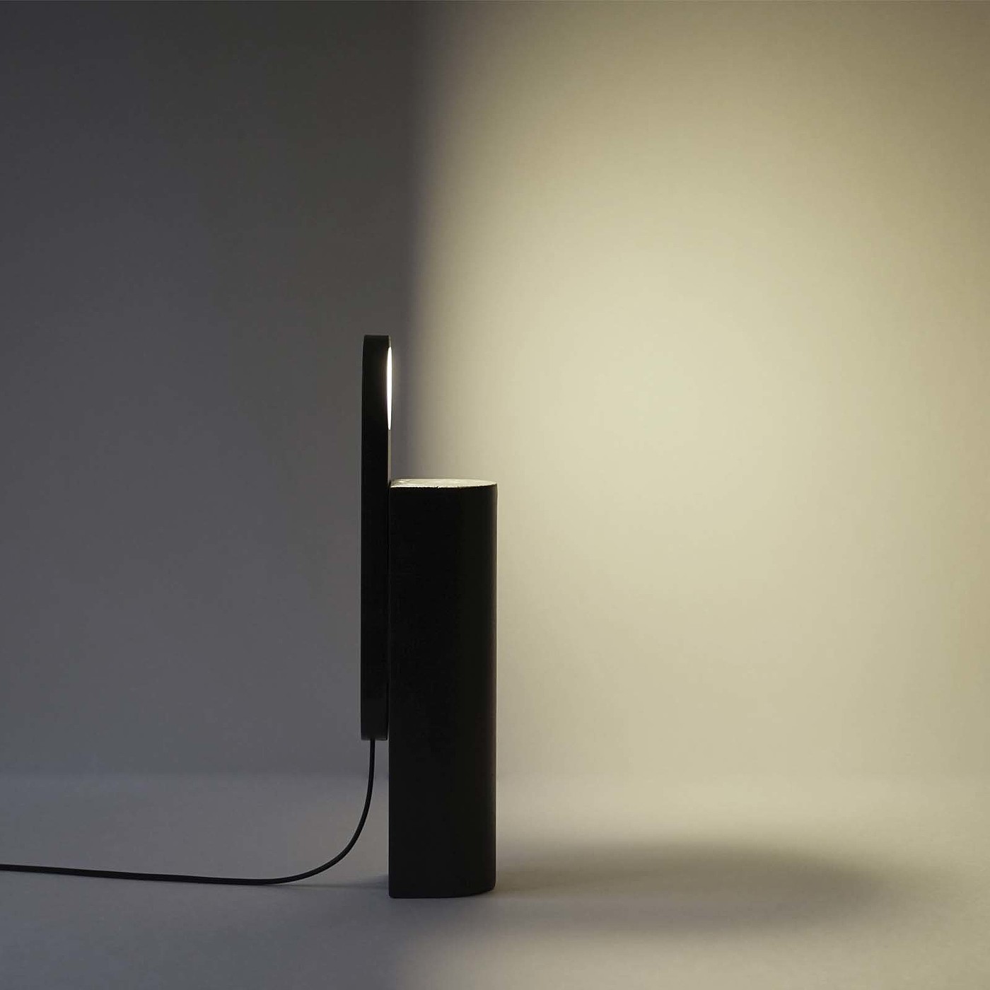 Desk lamp，concrete，combination，household electrical appliances，