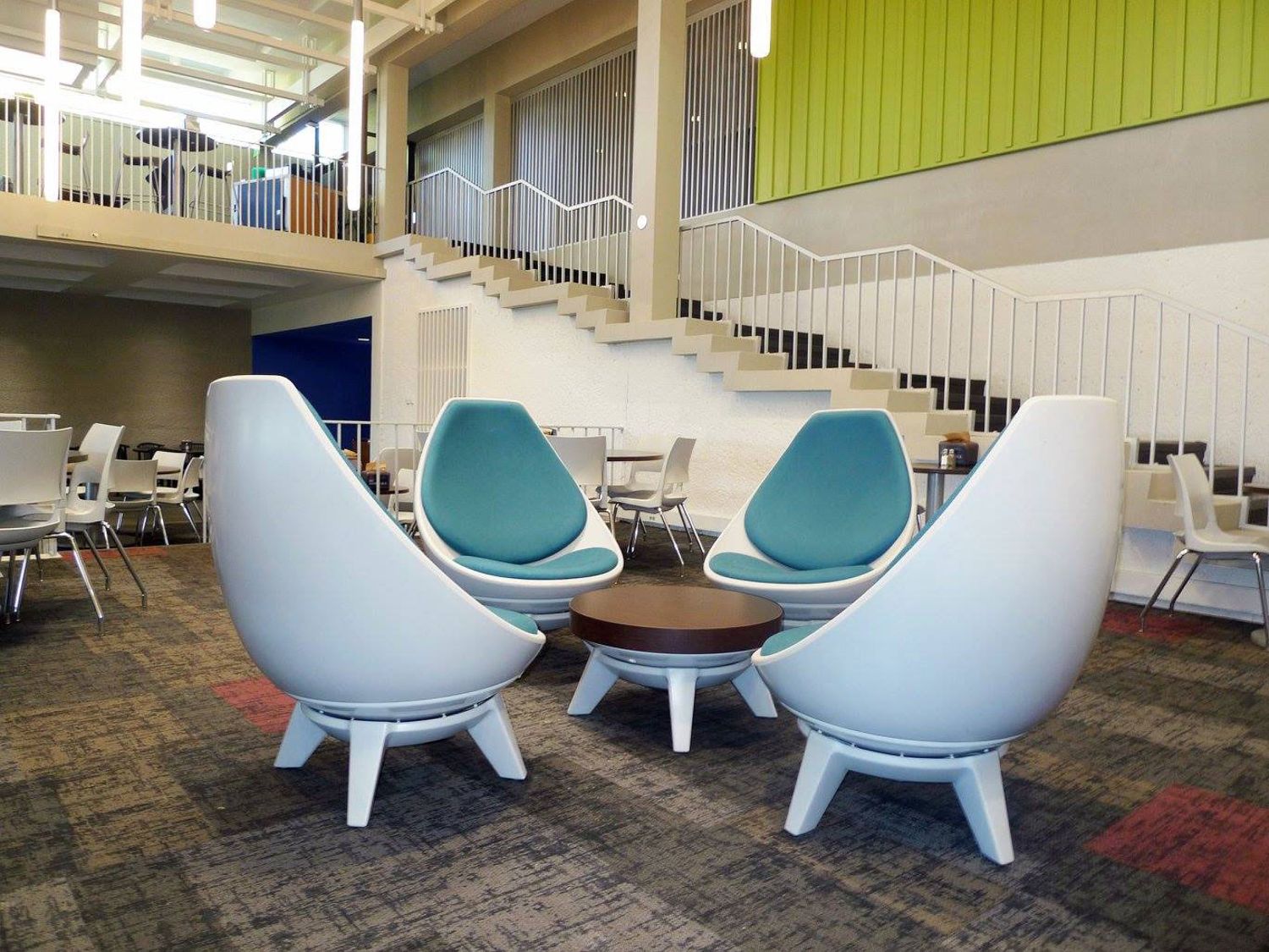 chair，Color contrast，swing，furniture，