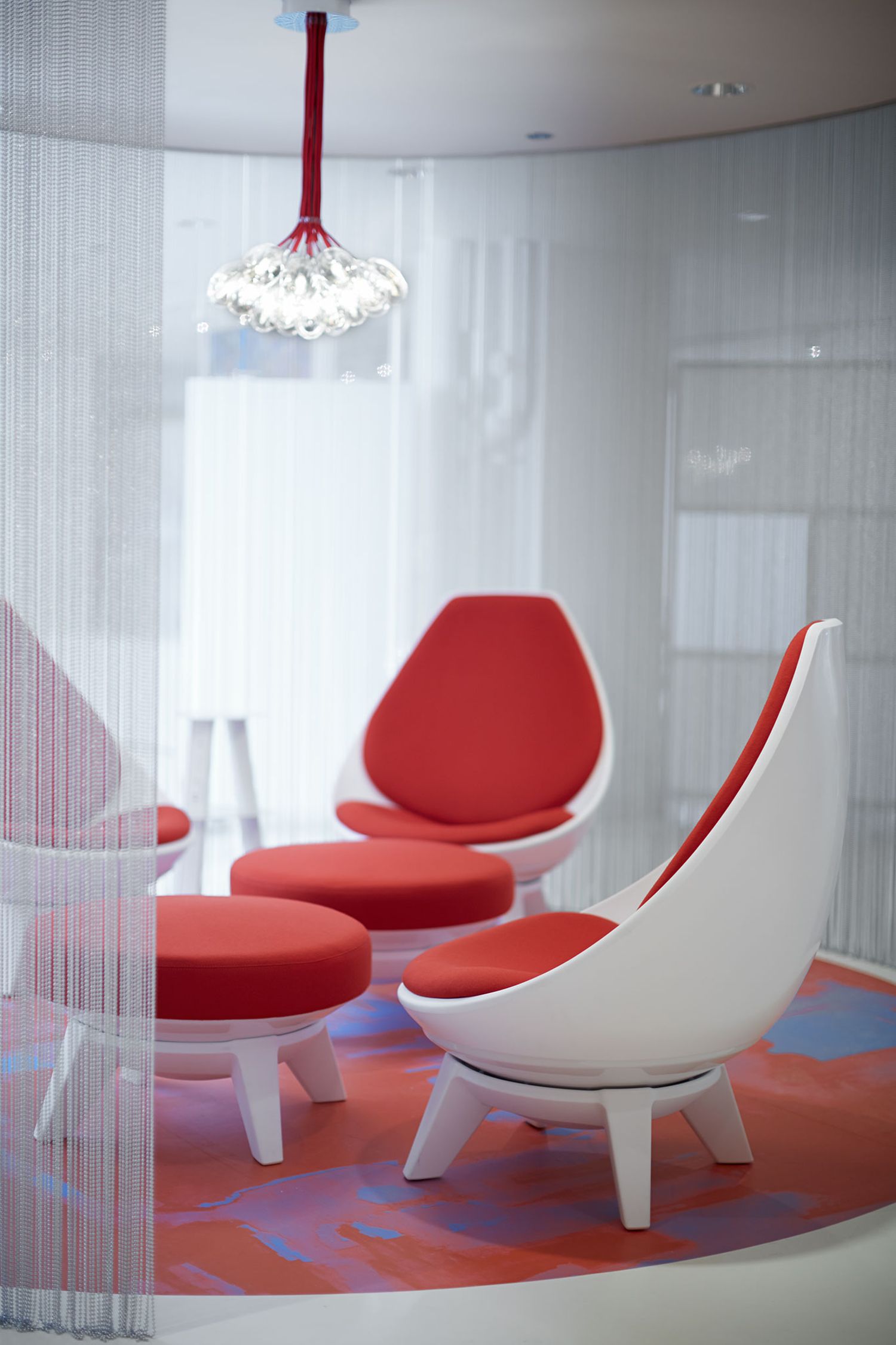 chair，Color contrast，swing，furniture，