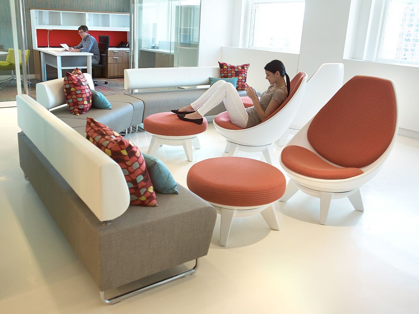 chair，Color contrast，swing，furniture，