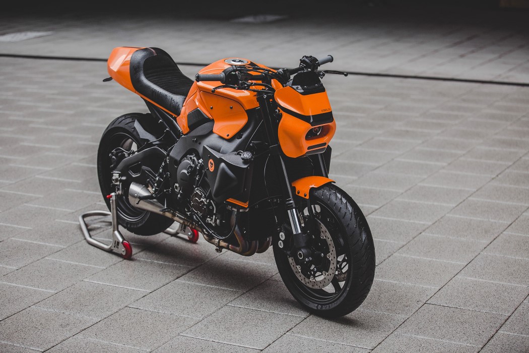 compete in speed，attack，Yamaha MT-10，Motorcycle，