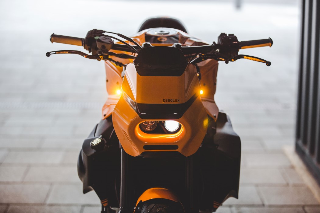 compete in speed，attack，Yamaha MT-10，Motorcycle，