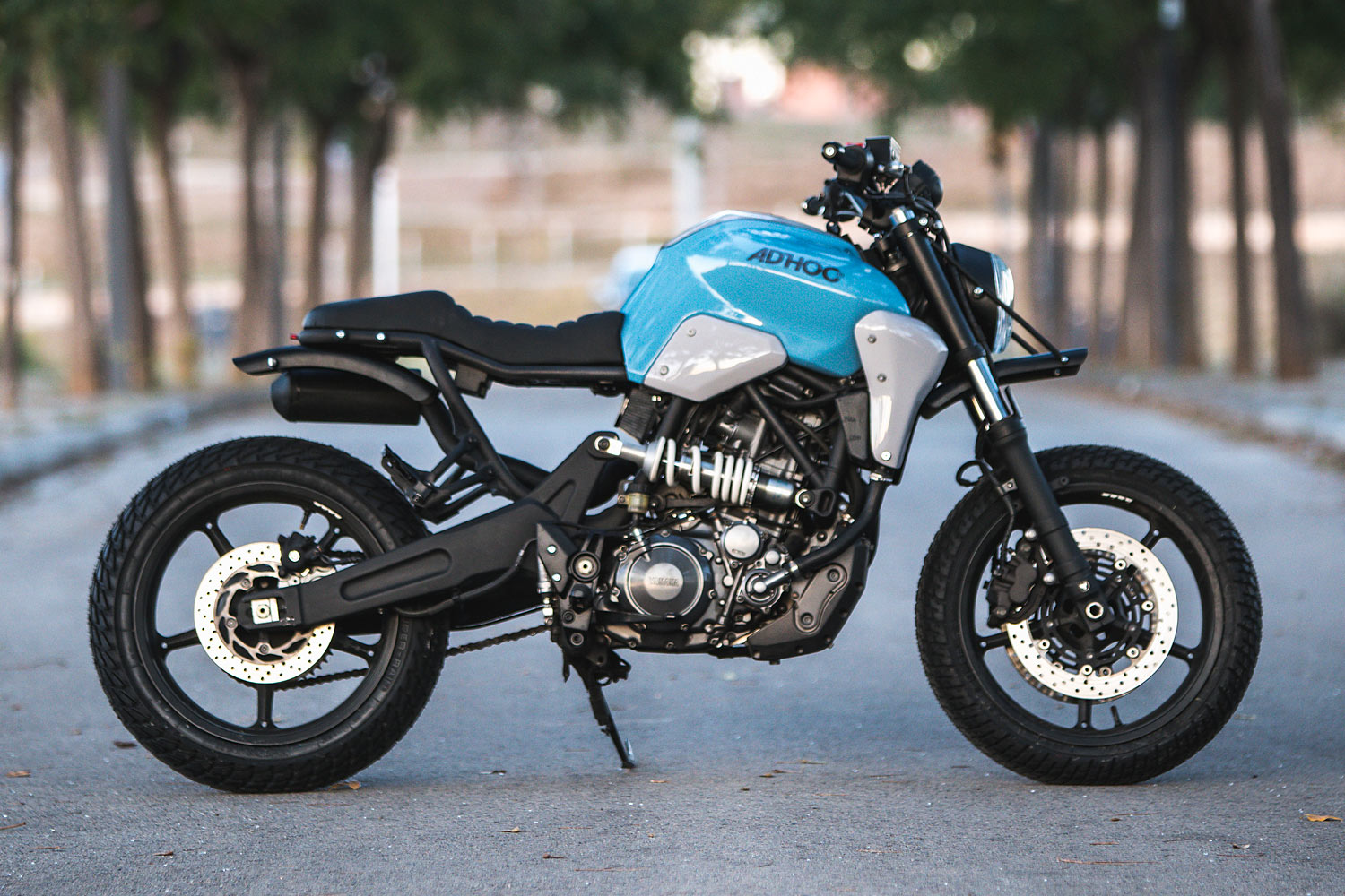 Motorcycle，Yamaha，vehicle，locomotive，