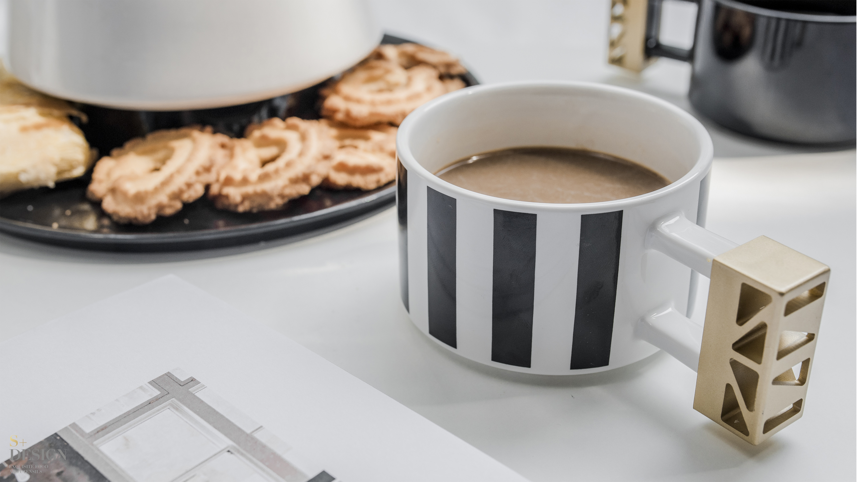 rocket，ceramics，coffee service，