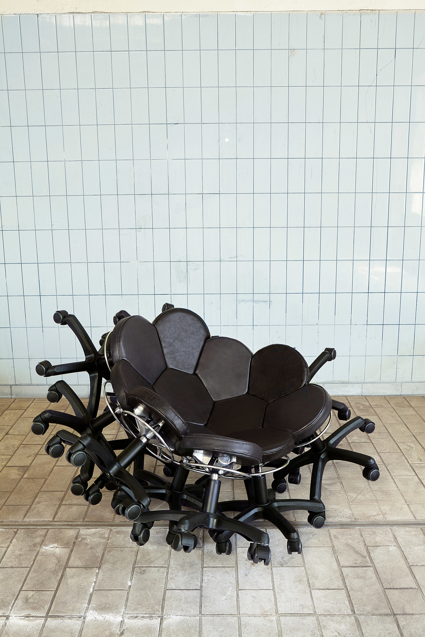 modelling，Moreno Schweik，originality，chair，