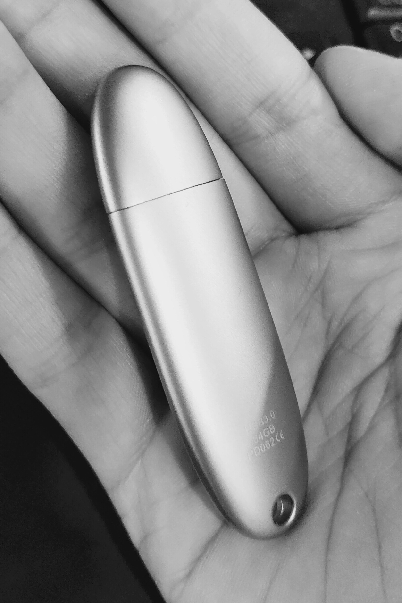 USB drive，fingerprint identification，