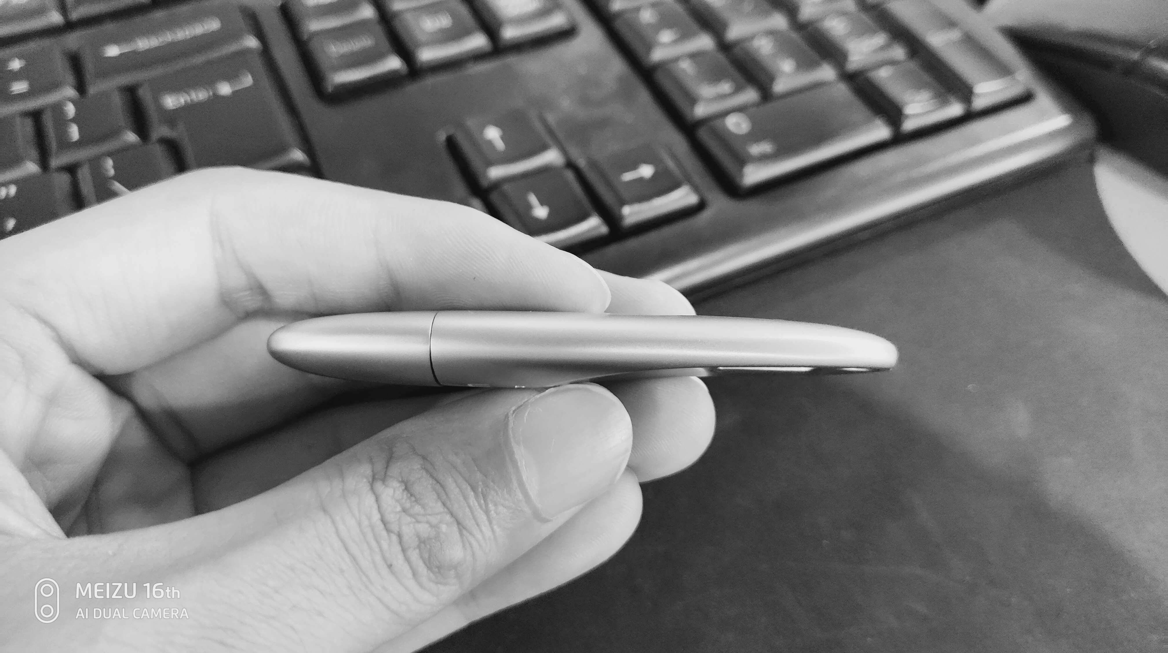 USB drive，fingerprint identification，