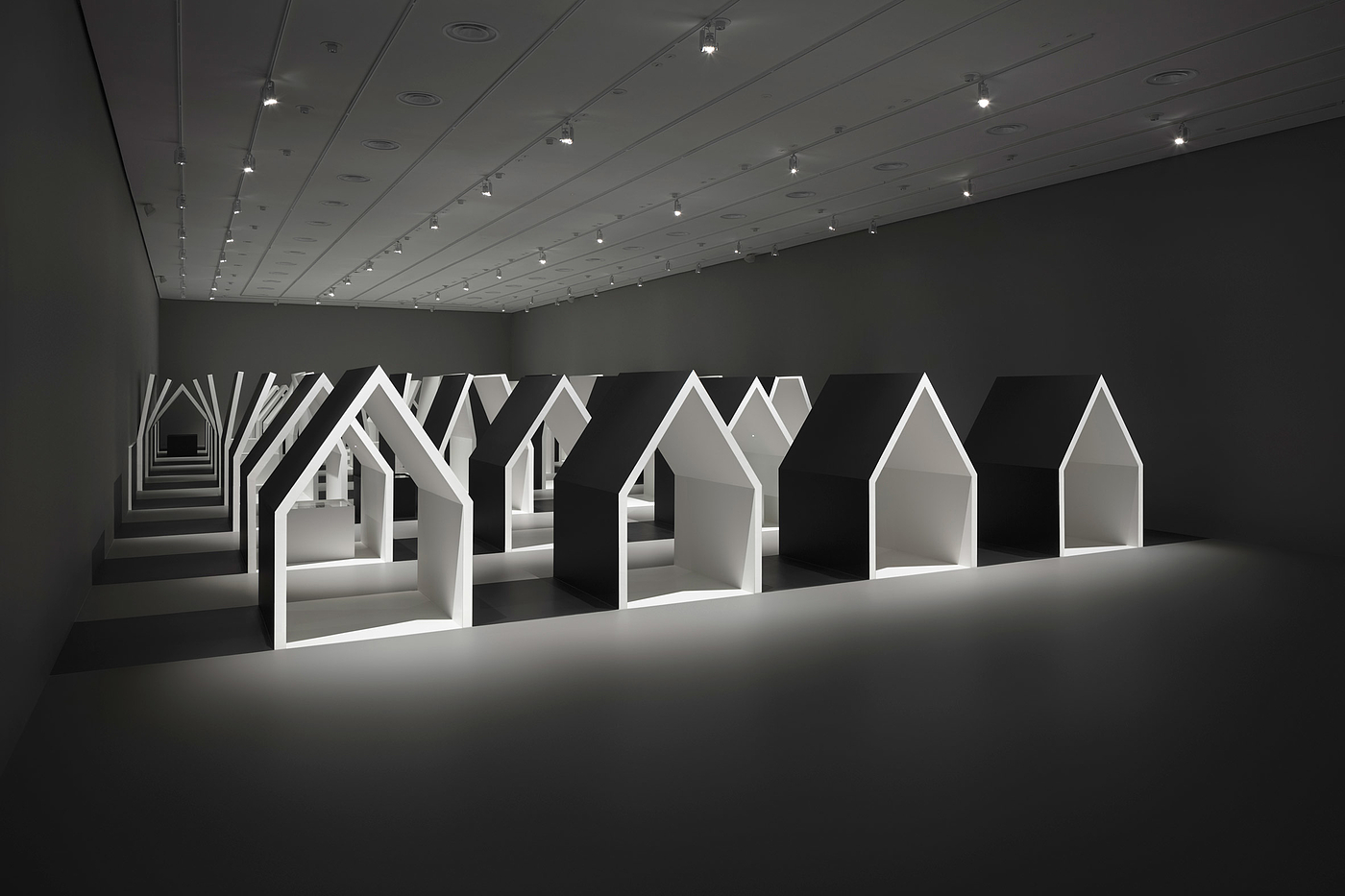 exhibition，Escher ，black and white，Interior design，