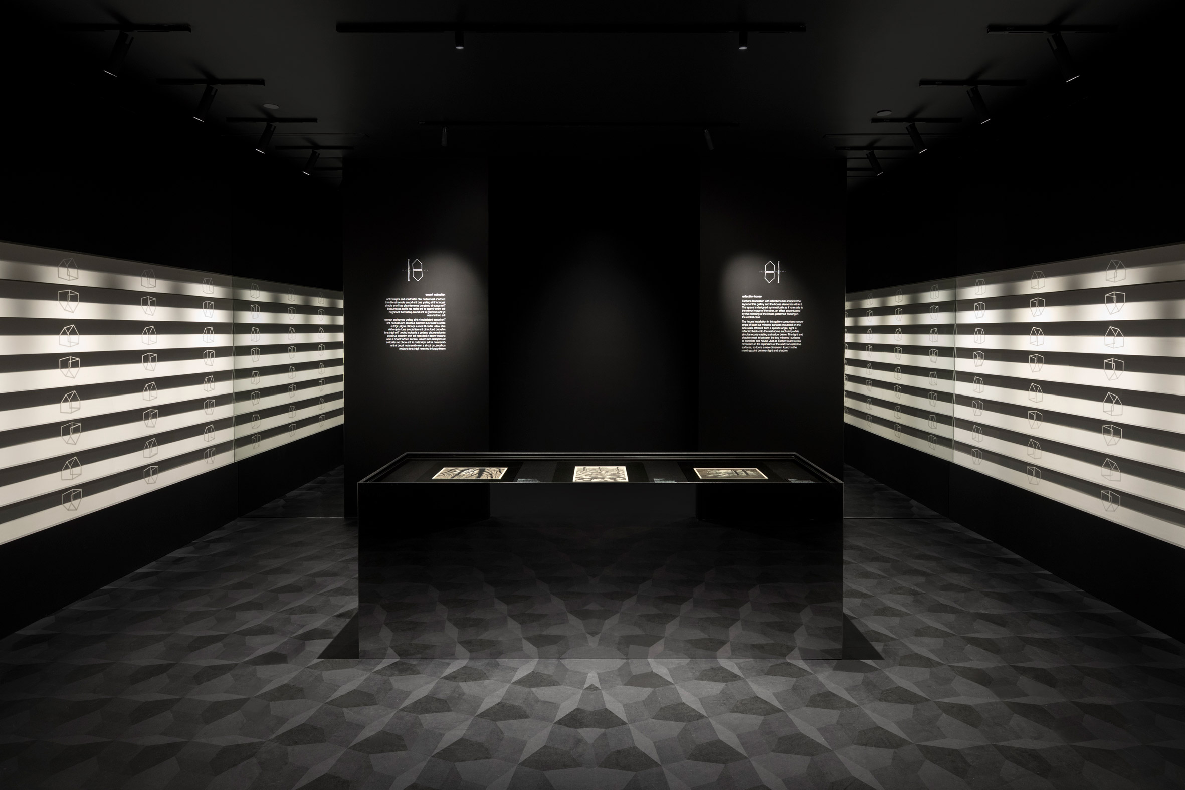 exhibition，Escher ，black and white，Interior design，