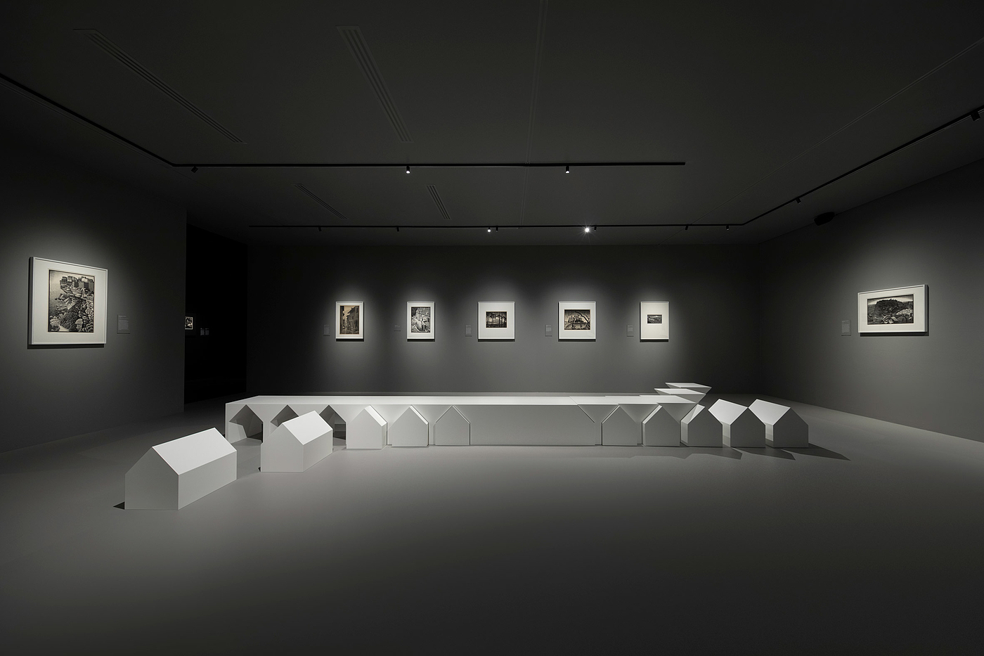 exhibition，Escher ，black and white，Interior design，