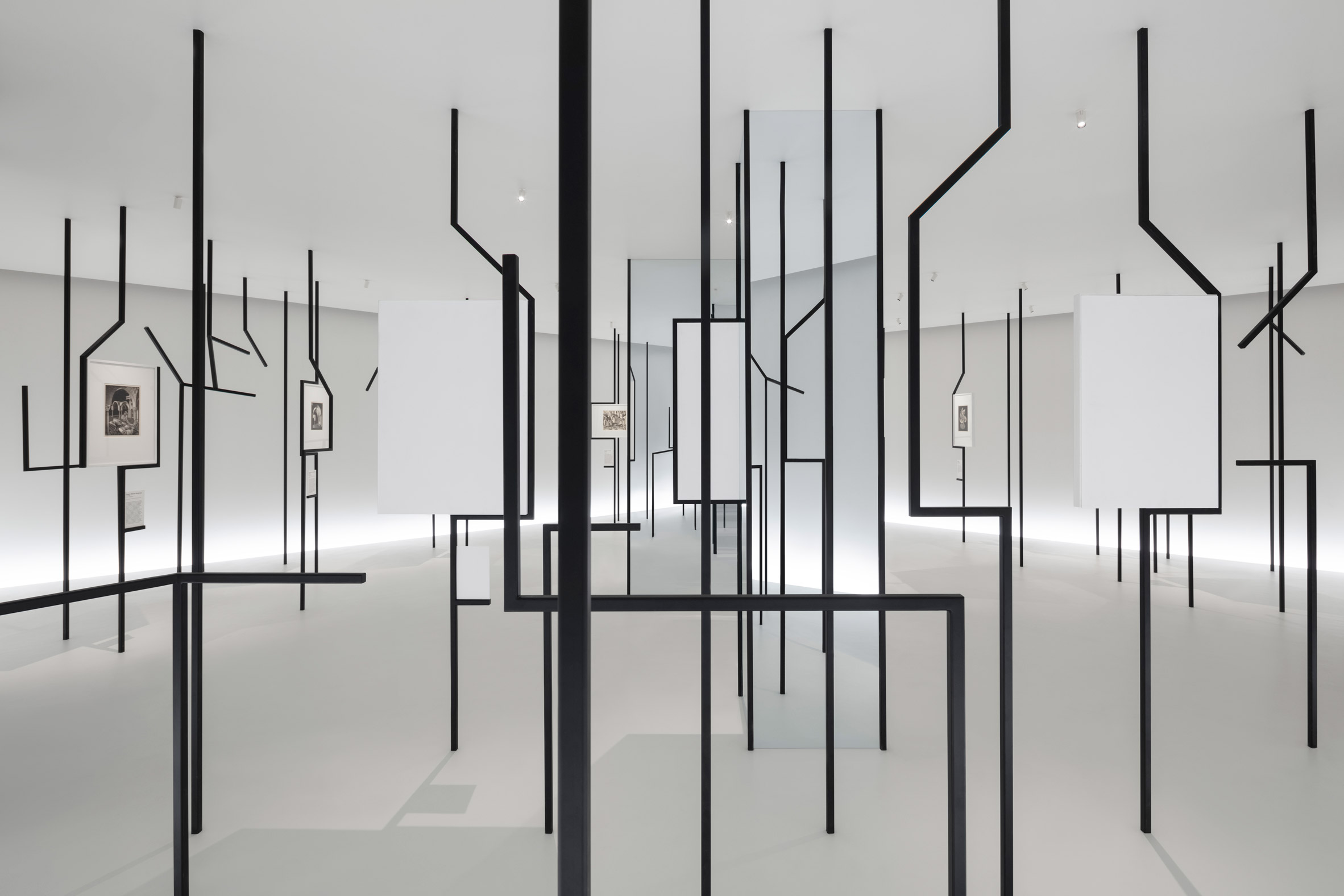 exhibition，Escher ，black and white，Interior design，