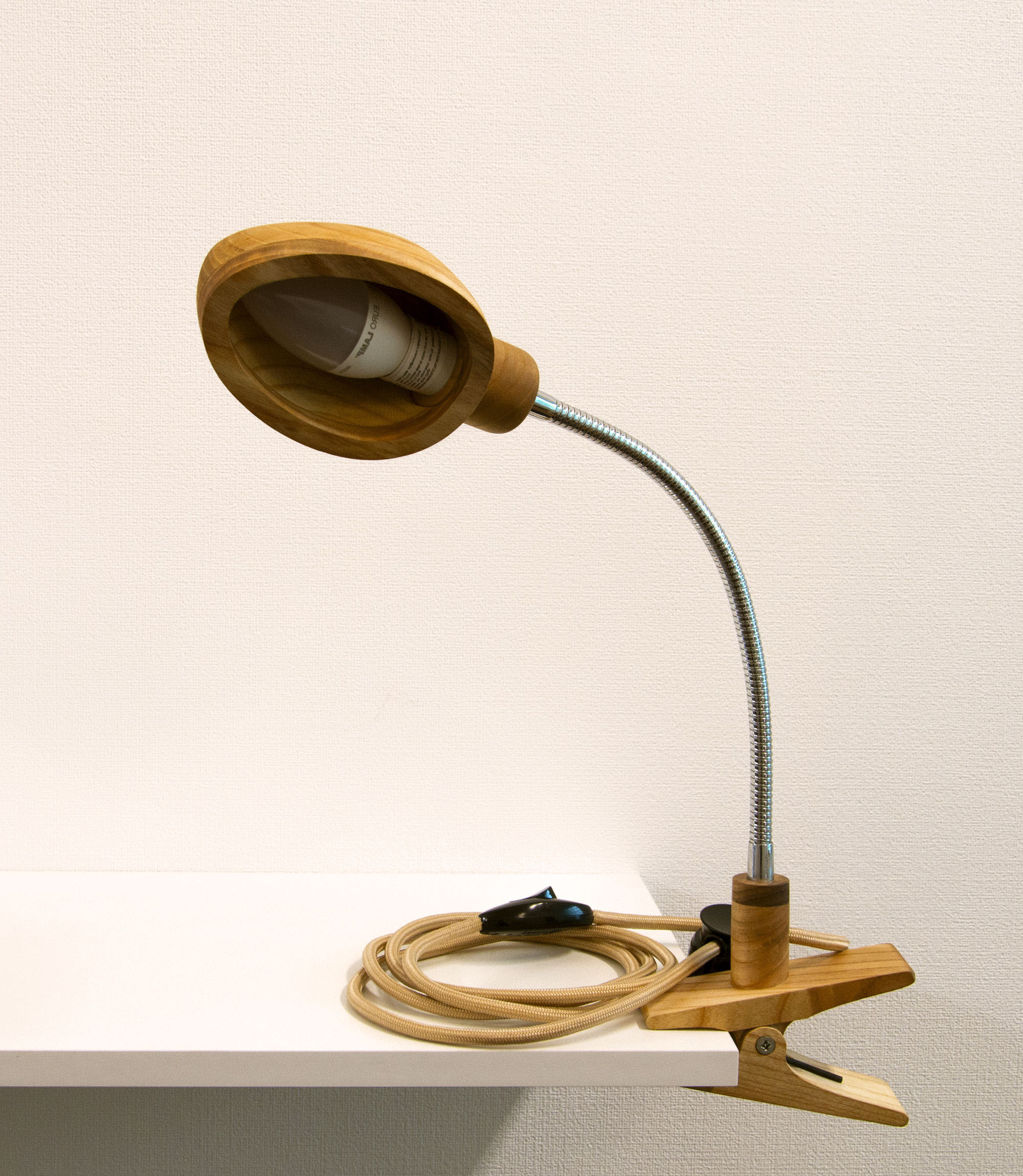 Metal，Natural wood，lamp，