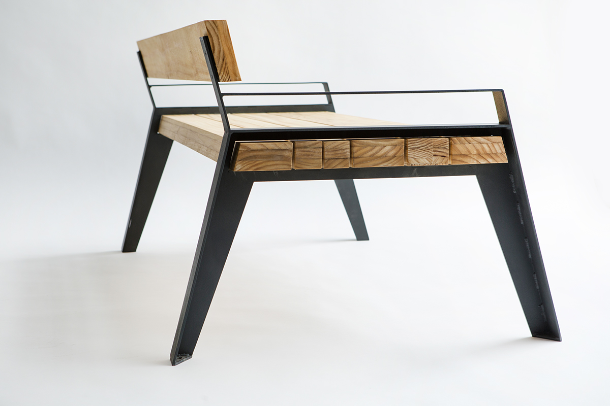 outdoors，stool，bench，It's an old balcony.，