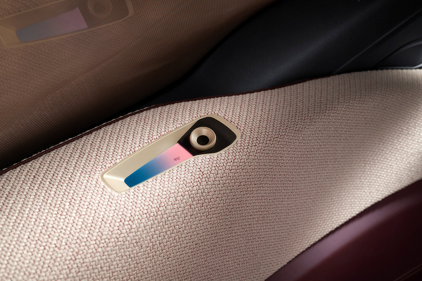 conceptual design，brand，eve，automobile，
