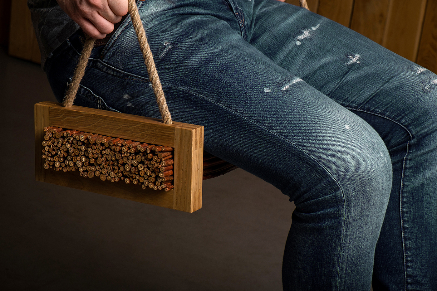 Tomas Vacek，swing，HALUZ，indoor，outdoors，entertainment，