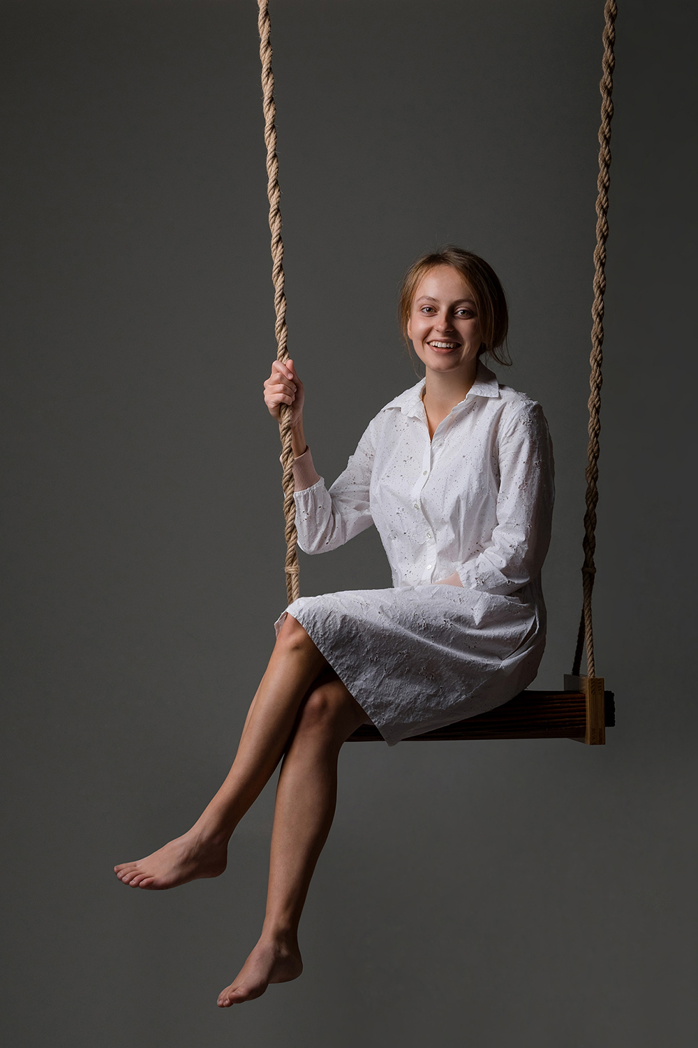 Tomas Vacek，swing，HALUZ，indoor，outdoors，entertainment，