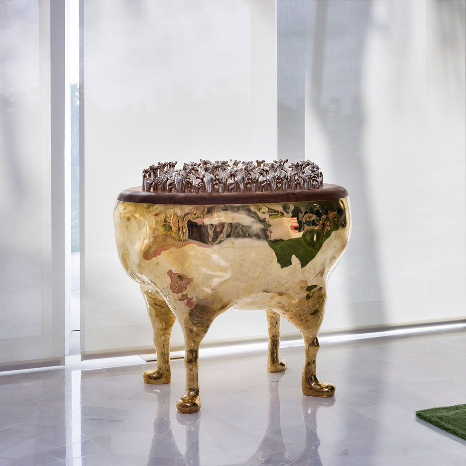 animal，silver，tableware，kitchen，