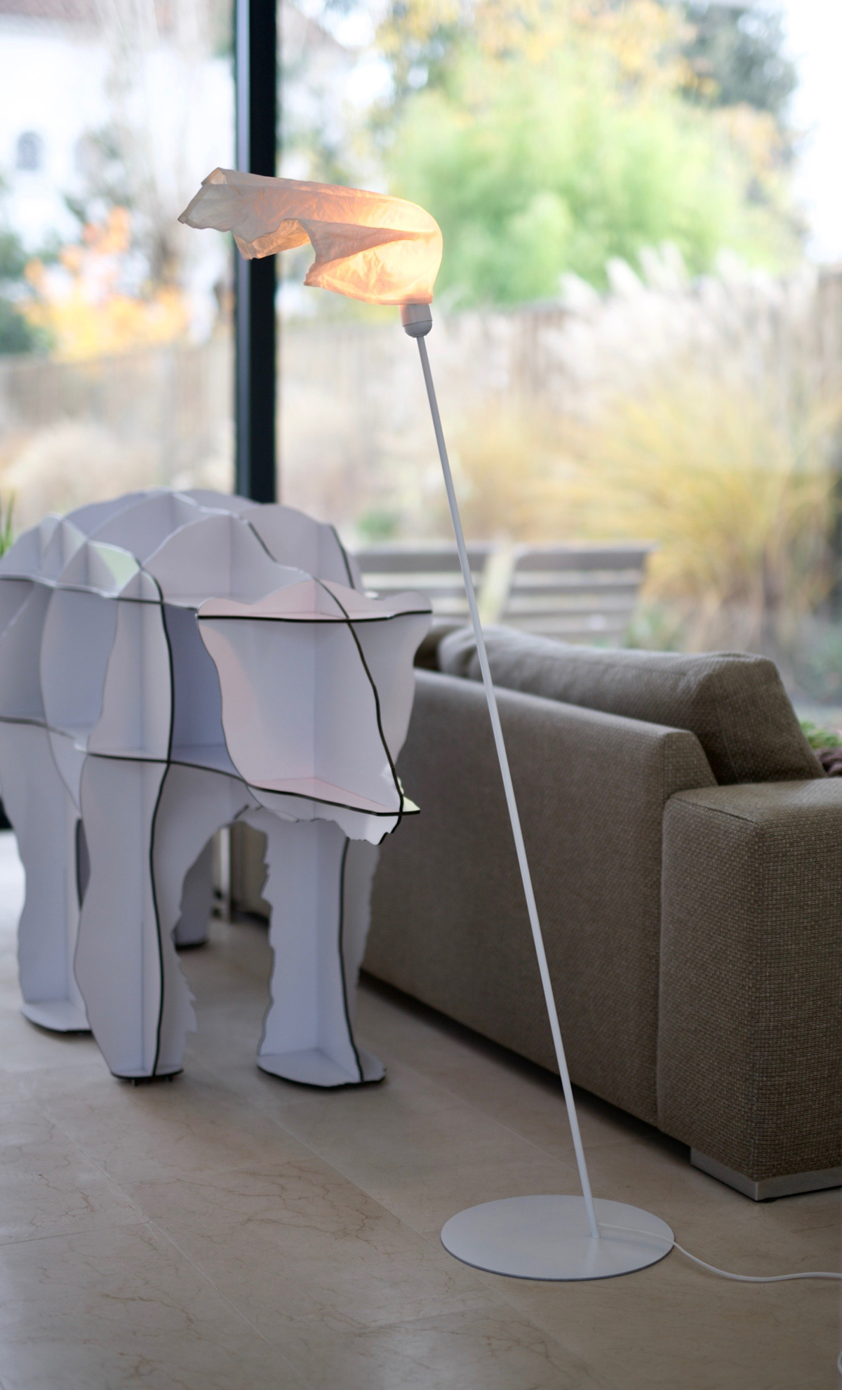 furniture，Floor lamp，Desk lamp，windy，