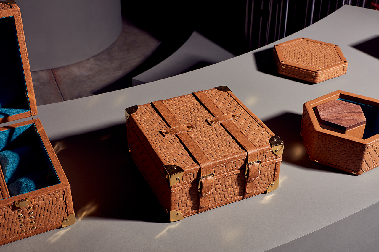 Aljoud Lootah，The United Arab Emirates，Mandoos，stool，Receive，case，Home Furnishing，