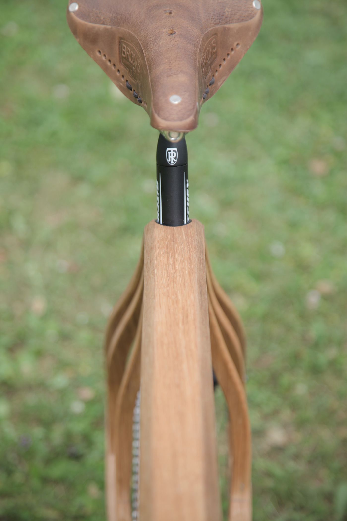 conceptual design，vehicle，Wooden bicycle，Minimalism，