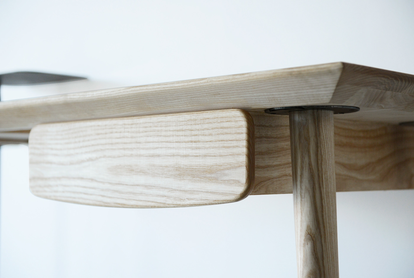 Metal support，reverse desk，desk，Table，to work in an office，Anna bowl，