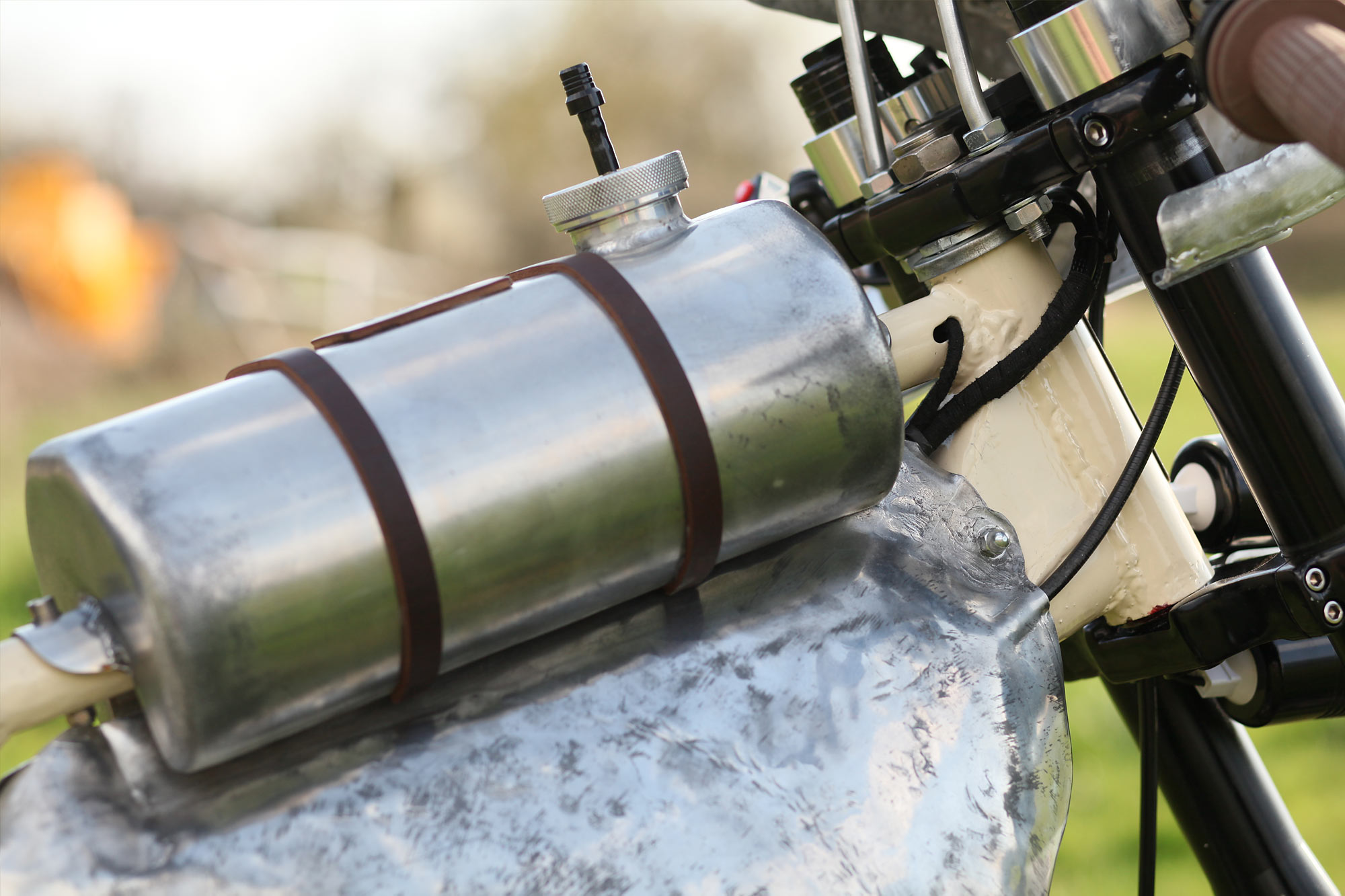 Change car，motorcycle，Honda，C90'Speedcub'，Pip Davidson，