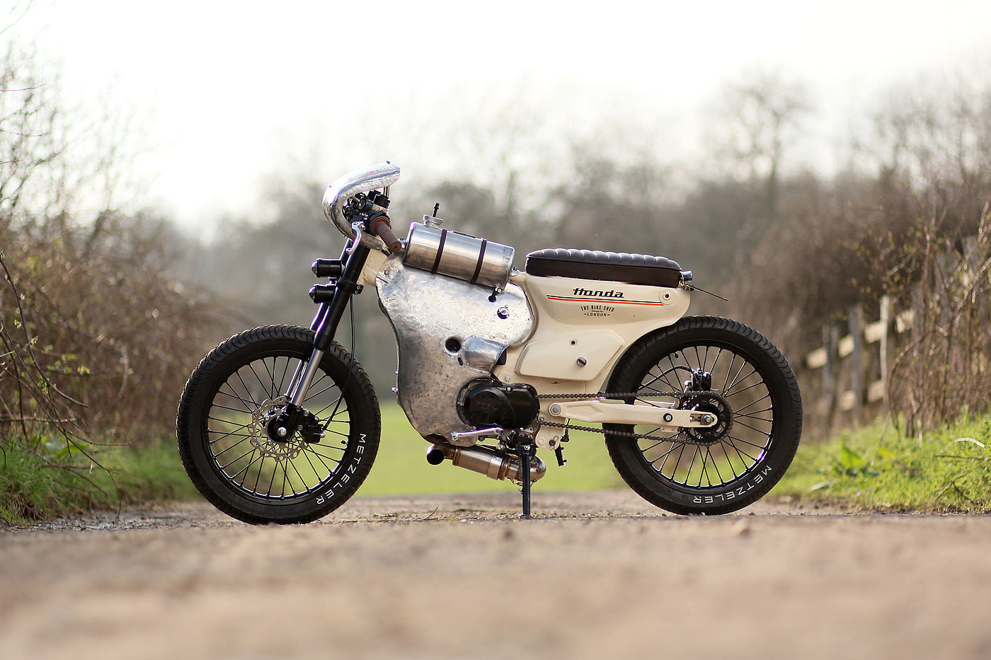 Change car，motorcycle，Honda，C90'Speedcub'，Pip Davidson，