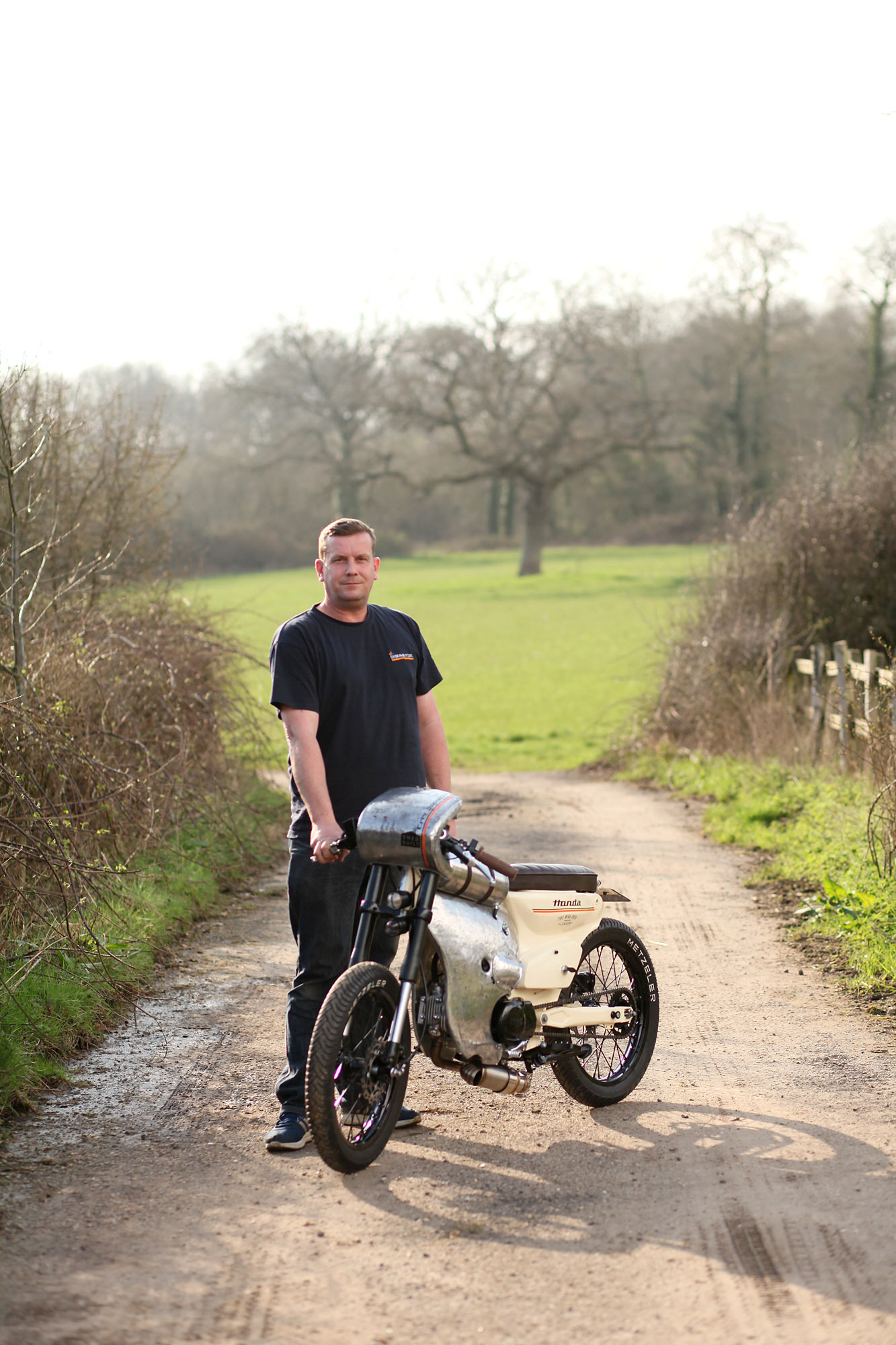 Change car，motorcycle，Honda，C90'Speedcub'，Pip Davidson，