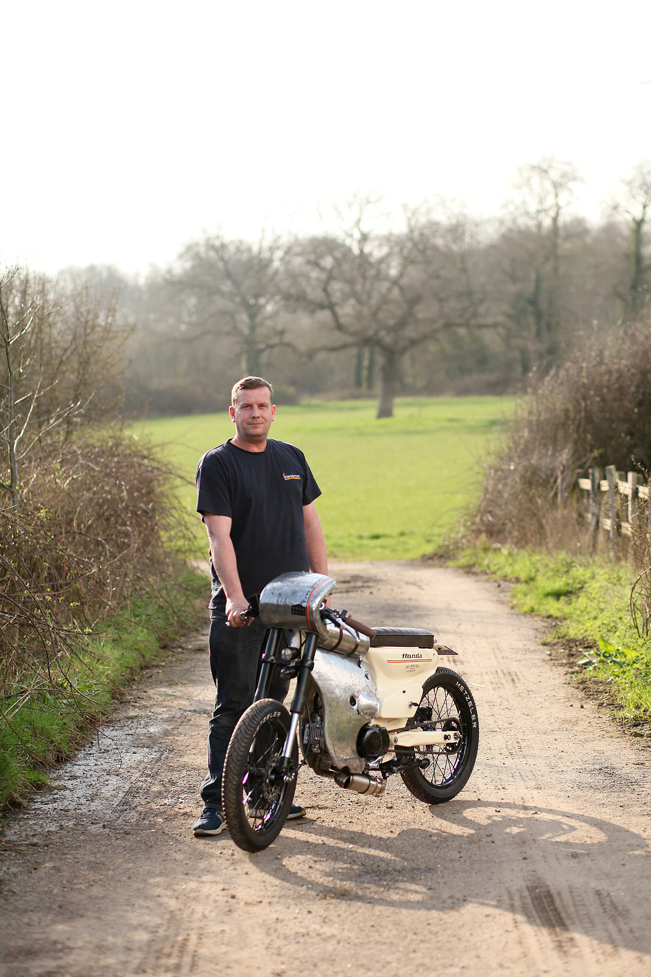 Change car，motorcycle，Honda，C90'Speedcub'，Pip Davidson，