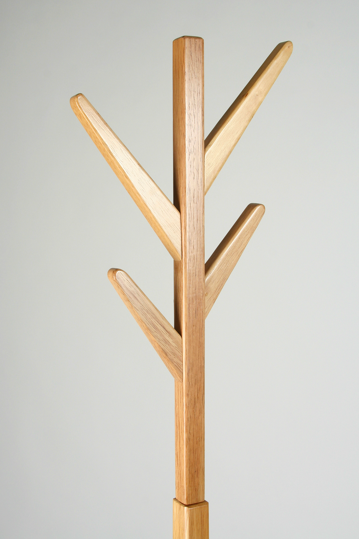 coat hanger，BESCH，wooden ，furniture，Dan Chua，