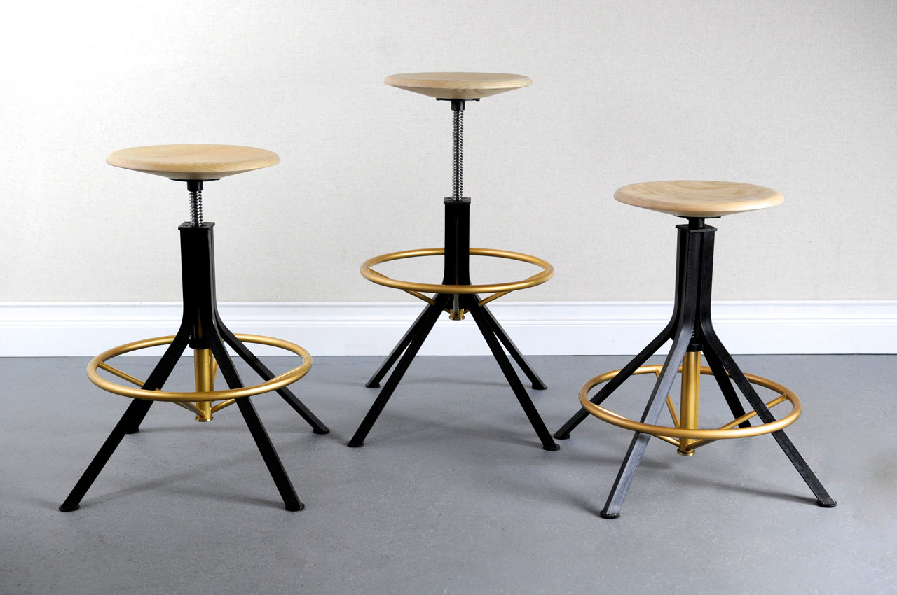 to work in an office，chair，chair，