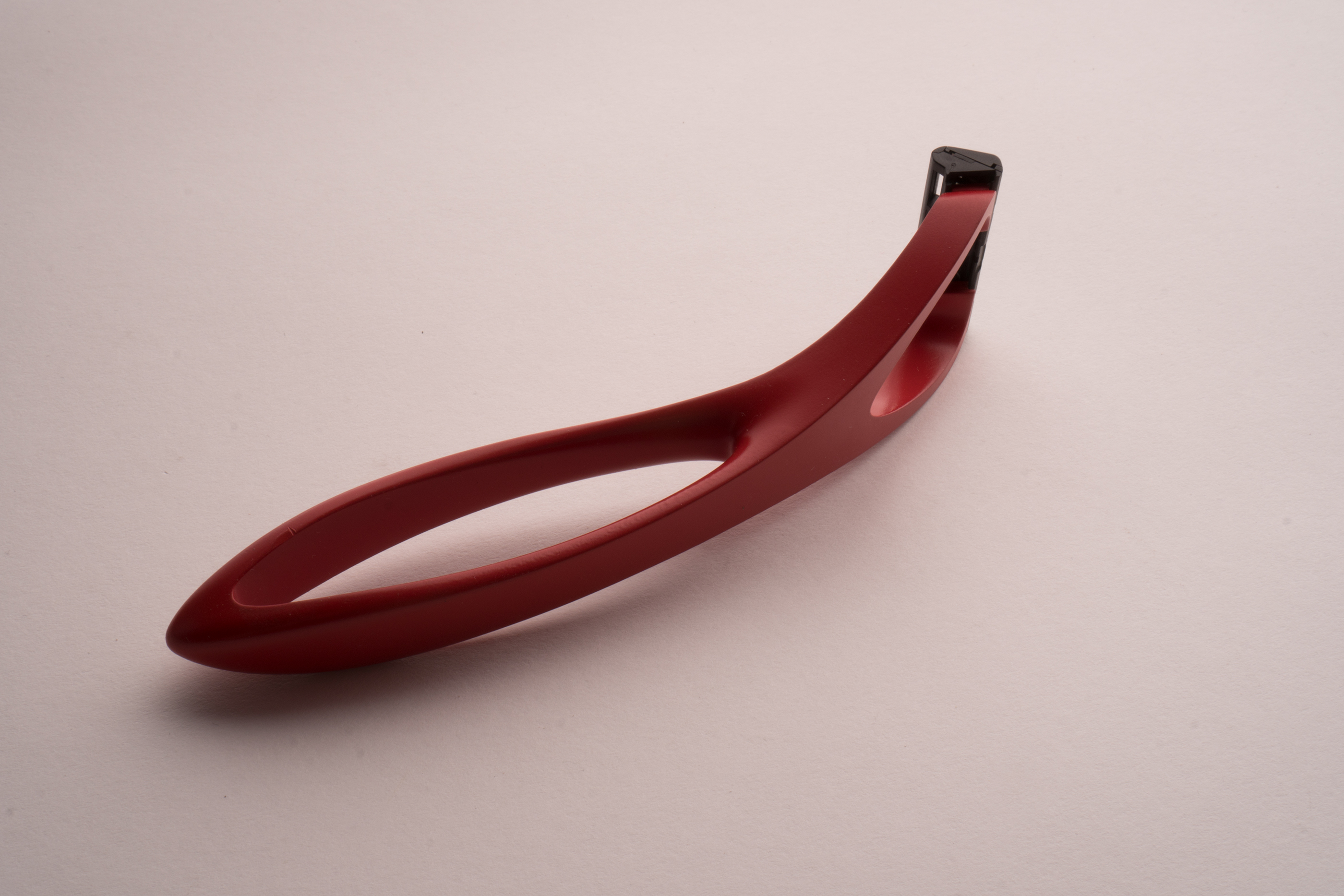 razor，curve，Black and red，