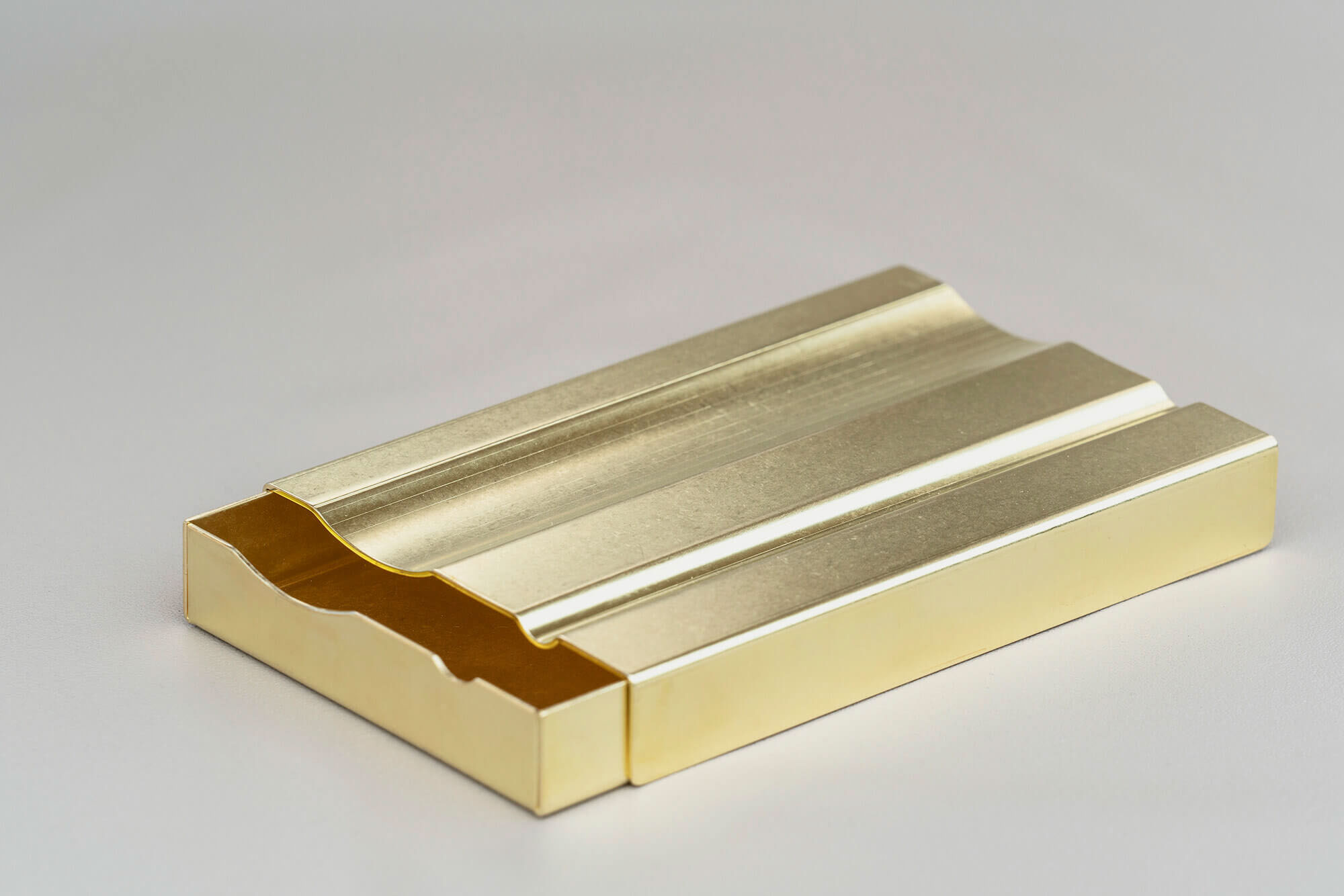 esthetics，Cigar box，brass，