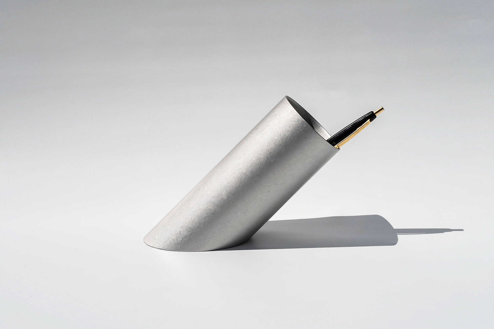 45 degrees，pen container，Isle Collection，Aluminium，