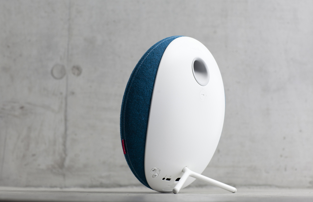 Video entertainment，sound，fashion，Feminization，