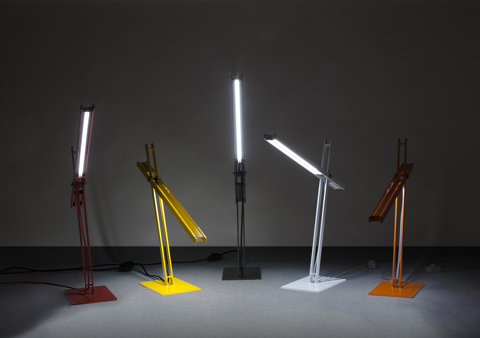 Minimalist，gules，lamps and lanterns，Cantilever table lamp，